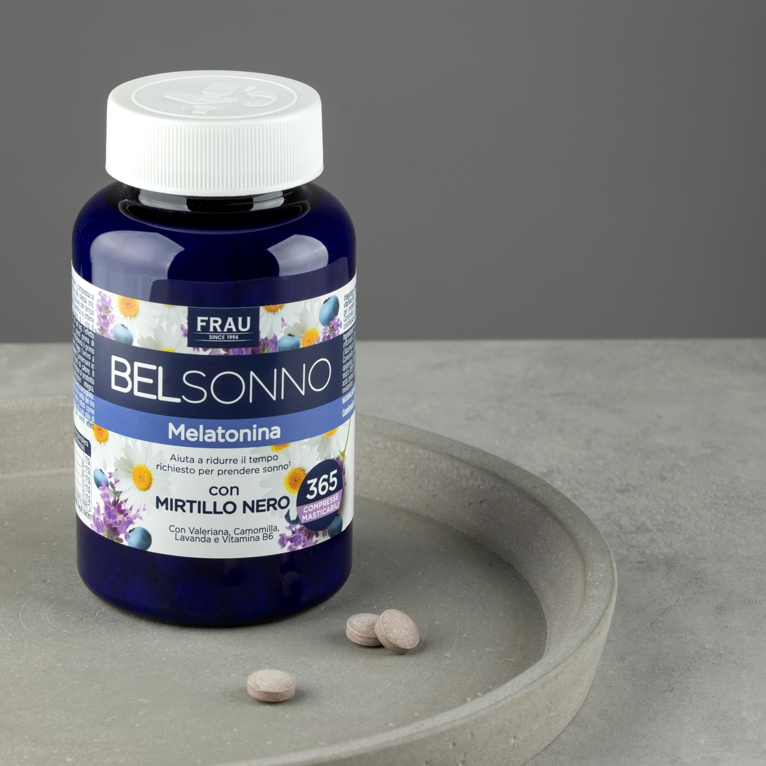 FRAU BEL SONNO Melatonina 365 Compresse Masticabili, Un Anno di Scorta, Integratore Alimentare per Favorire il Sonno con Valeriana, Camomilla, Lavanda e Vitamina B6, Gusto Mirtillo