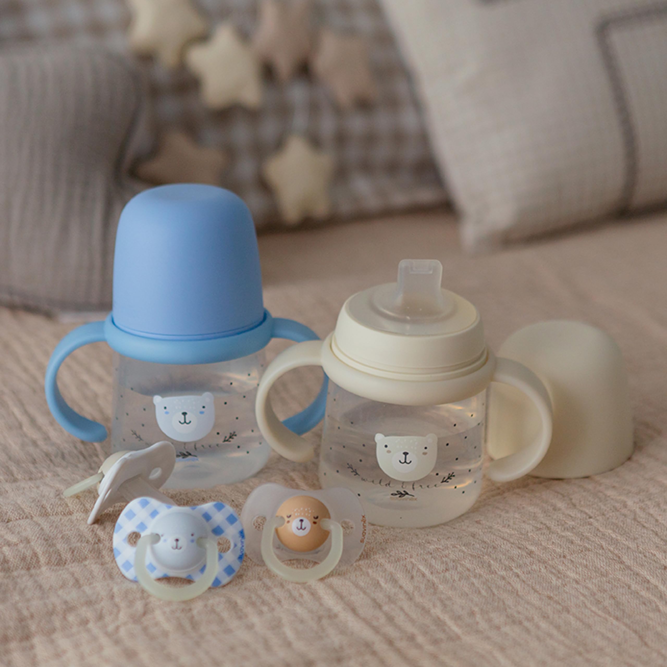 Suavinex, Tasse Apprentissage Bébé, Biberon avec Poignée, Brillent dans le Noir, Gobelet avec Bec Anti-fuites en Silicone, avec Valve Anti-Colique, pour Bébés +6 Mois, Idéal Nuit, 150 ml, Beige