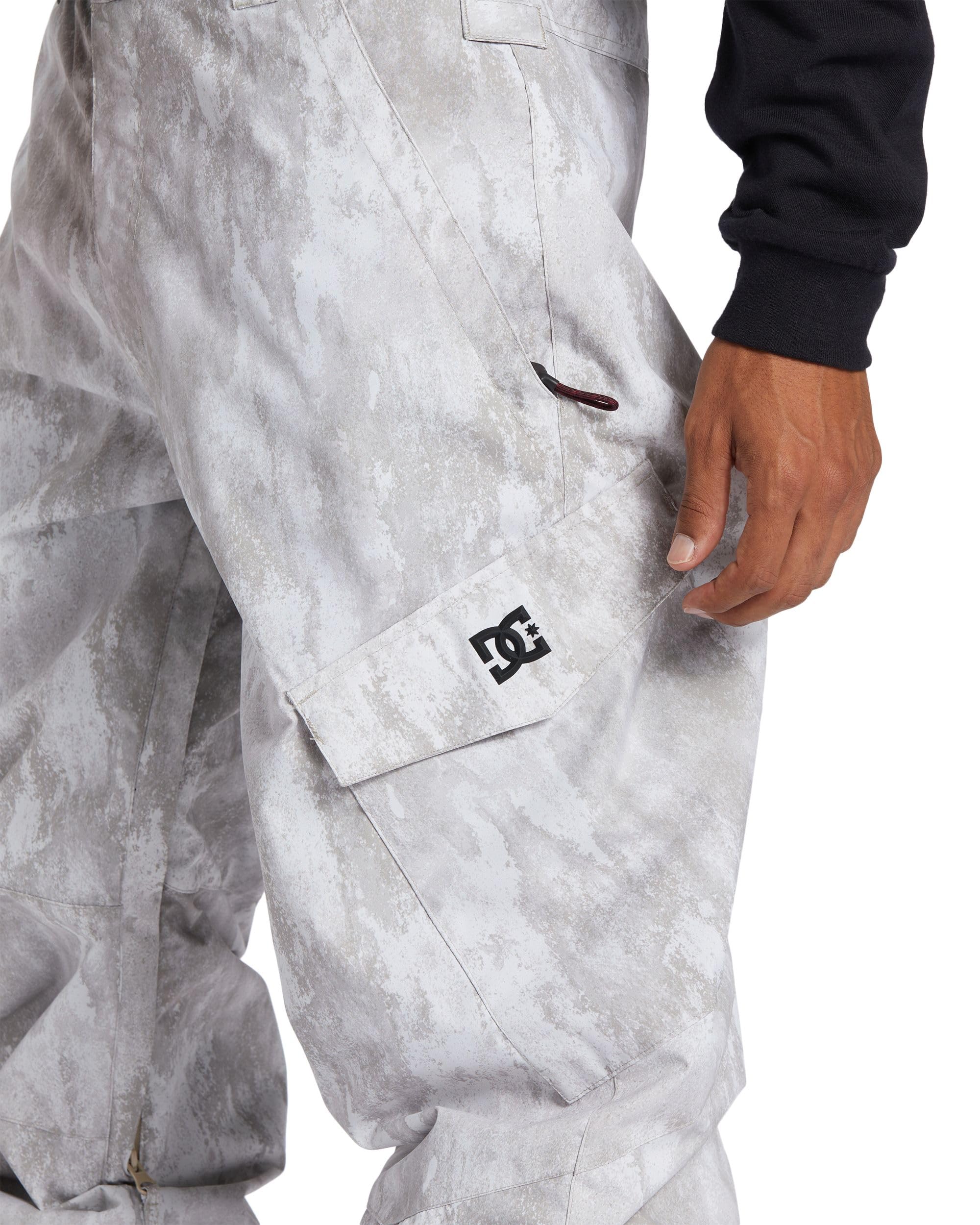 DC Pantaloni da snowboard isolati da uomo