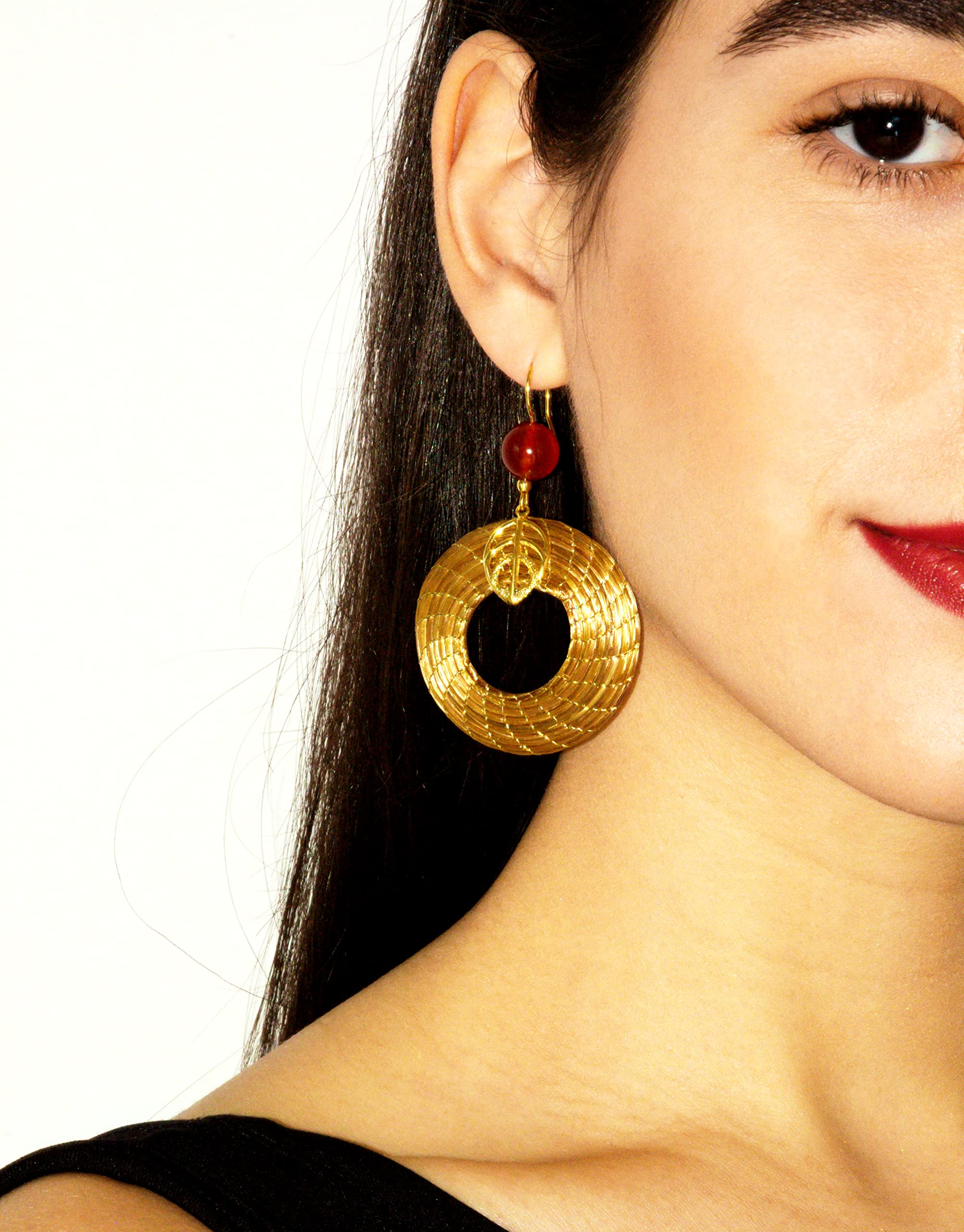 Pendientes Mandala Abierta de Oro Vegetal con Hoja y Cornalina 40 mm