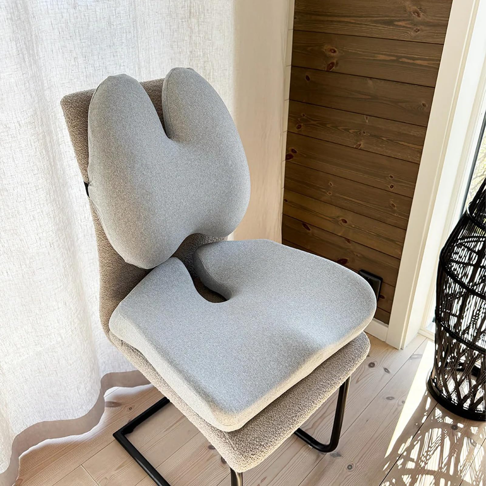 Nordic Comforts - Asiento ergonómico de espuma viscoelástica y cojín lumbar, diseño ortopédico para alivio del dolor de coxis y espalda baja, se adapta a cualquier silla, comodidad portátil