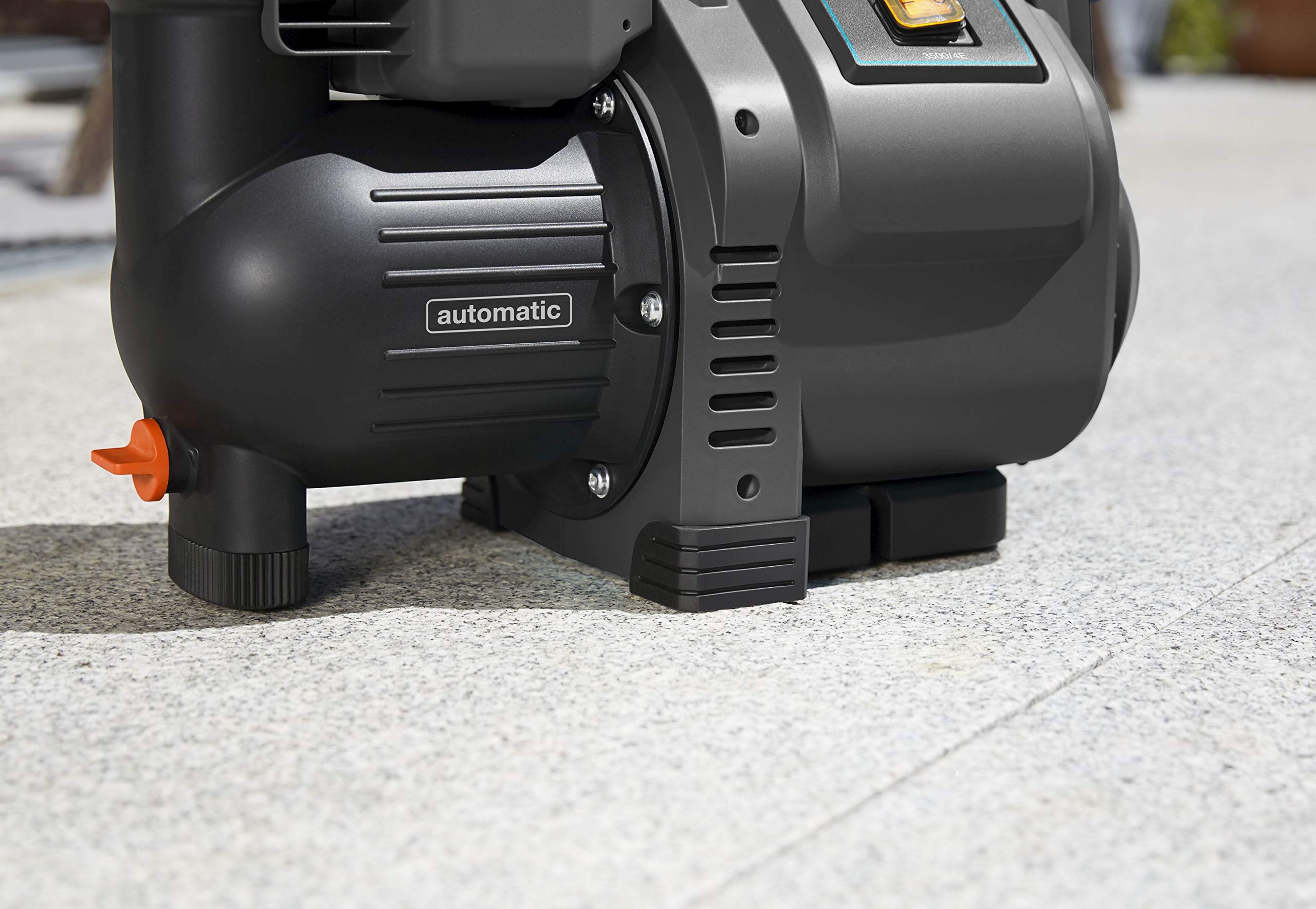 Gardena Hauswasserautomat 3500/4E: Robuste Hauswasserpumpe, vollautomatisch, mit LED-Blinklicht-Frequenz, Fördermenge 3500 l/h, Thermoschutzschalter, Trockenlaufsicherung (1757-20)