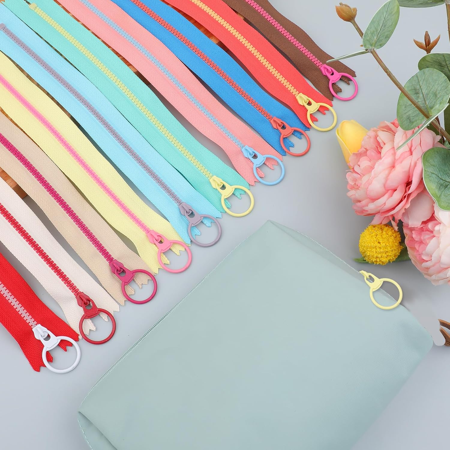 Bewudy 10 Pcs 8inch Zippers for Sewing, Resin Zipper, 10 Color Colourful Zippers with Lifting Ring Quoit, Supplies Zippers for DIY Sewing Craft Tailor Bag Garment