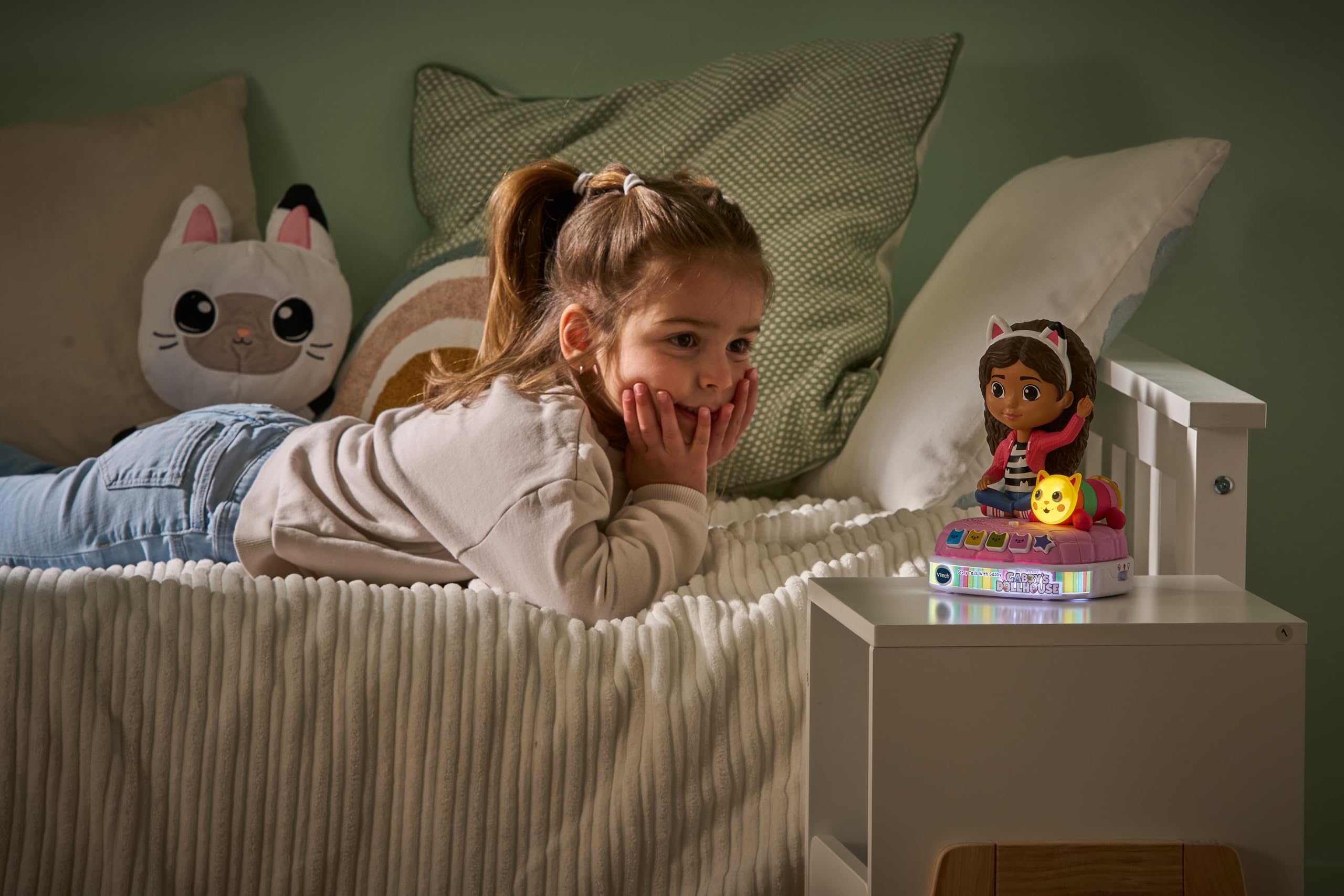 VTech Gabby's Dollhouse Story Tails With Gabby, Official Gabby's Dollhouse Toy with 4 Stories, Music and Sounds - Image 4