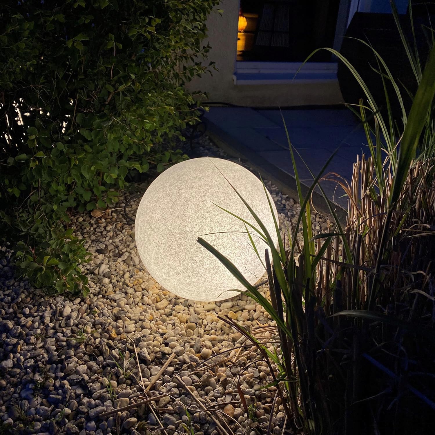 Stone IP65 Kugelleuchte für Garten - 40 cm Kugel Außenleuchte Naturstein Optik - E27 230V - winterfest - Erdspieße (Ø 40 cm)