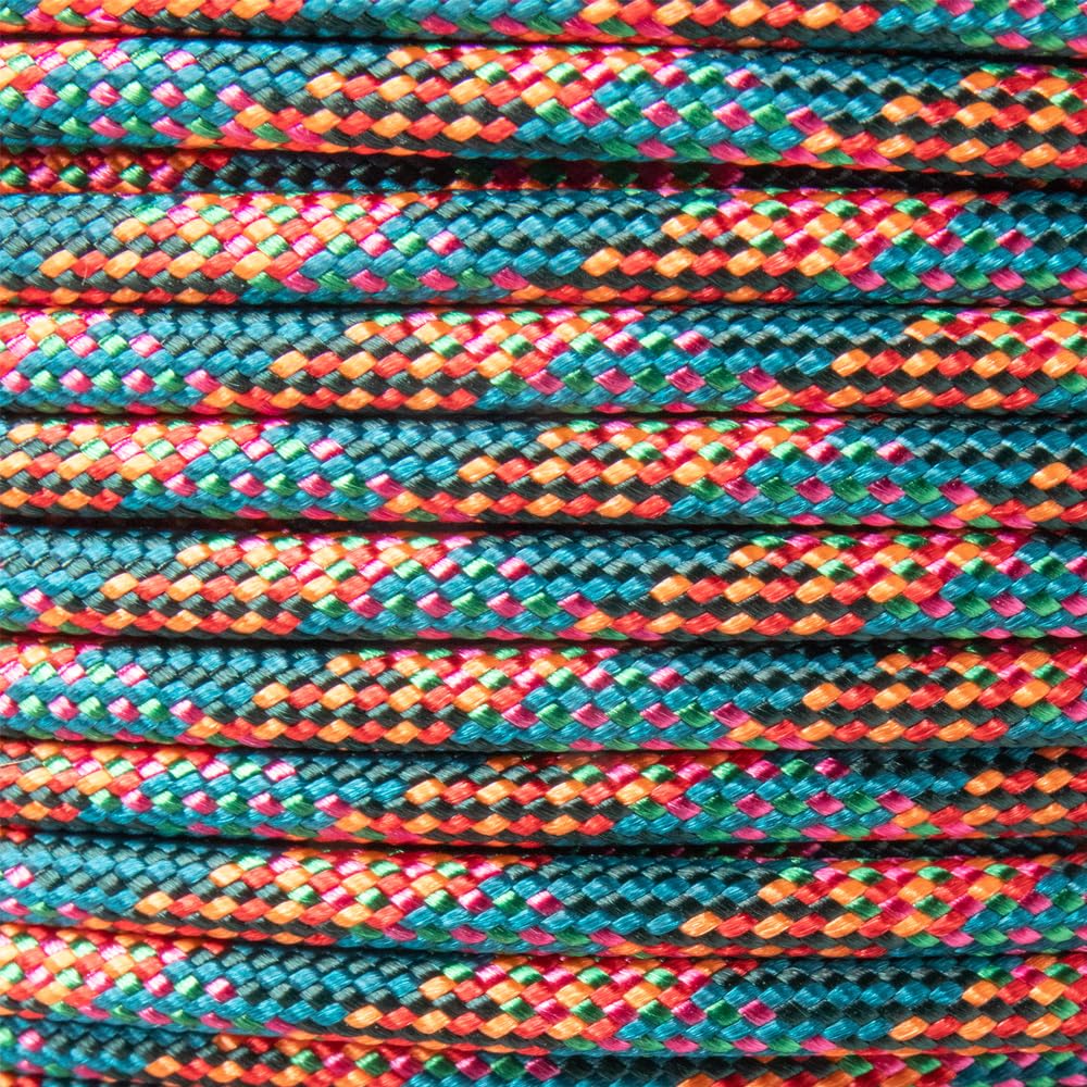 Paracord Planet Holiday Colors 550 Paracord – Great for DIY, Bracelets, and Lanyards – Mele Kalikimaka (50 Feet) — image 1