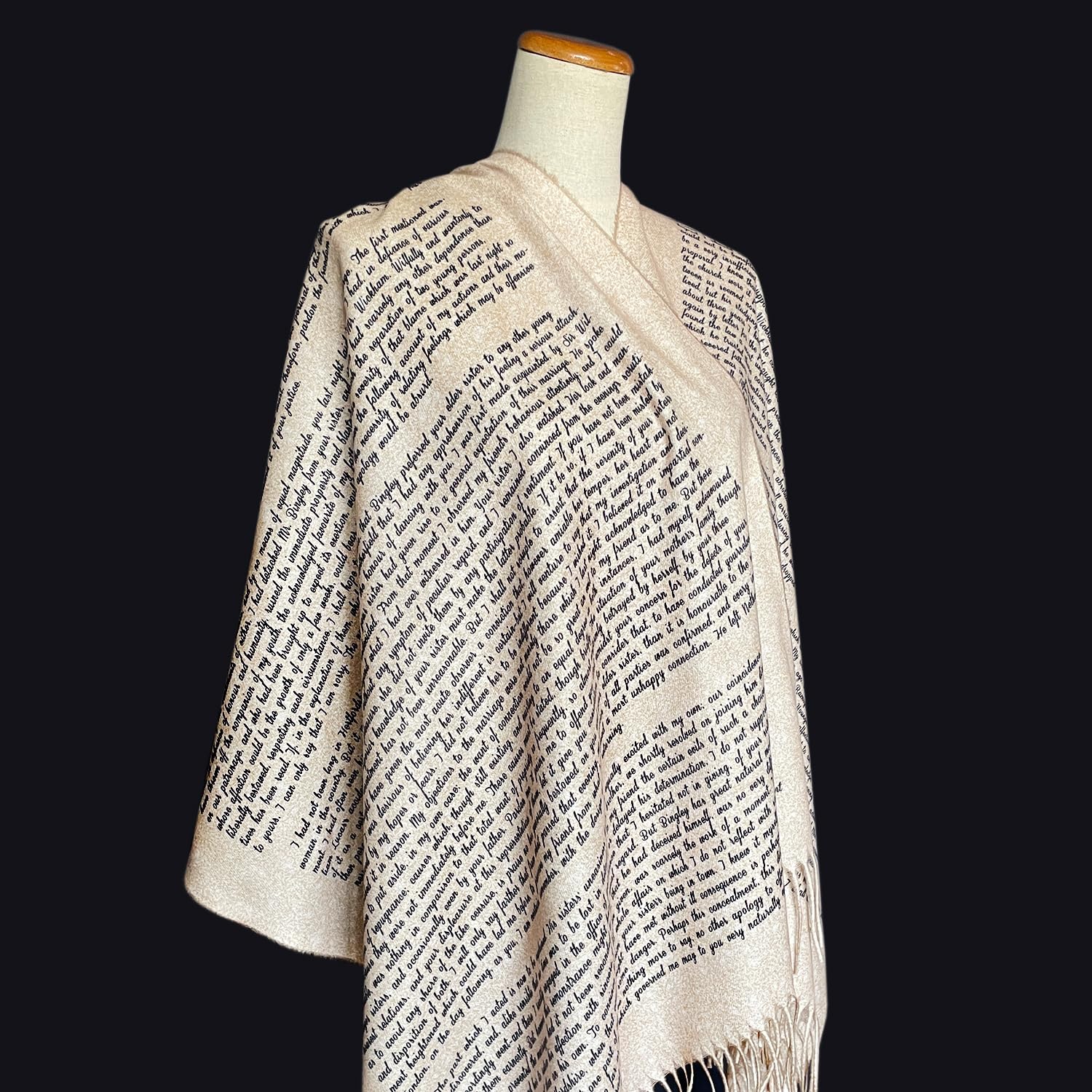 Universal Zone Jane Austen Schal mit Darcy's Letter to Elizabeth from Pride and Prejudice, Beige, 72" x 26"