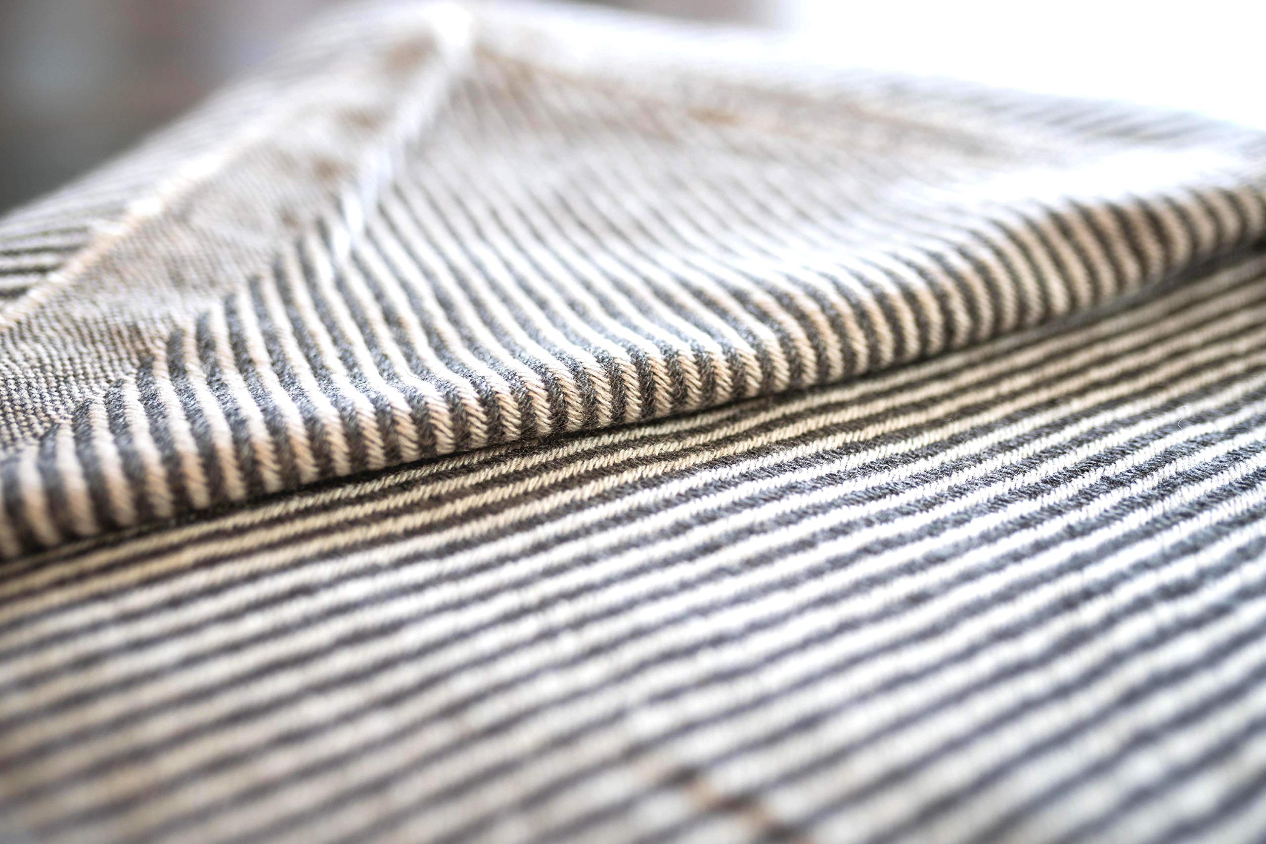 Lila plaids voor een zacht, warm en gezellig interieur