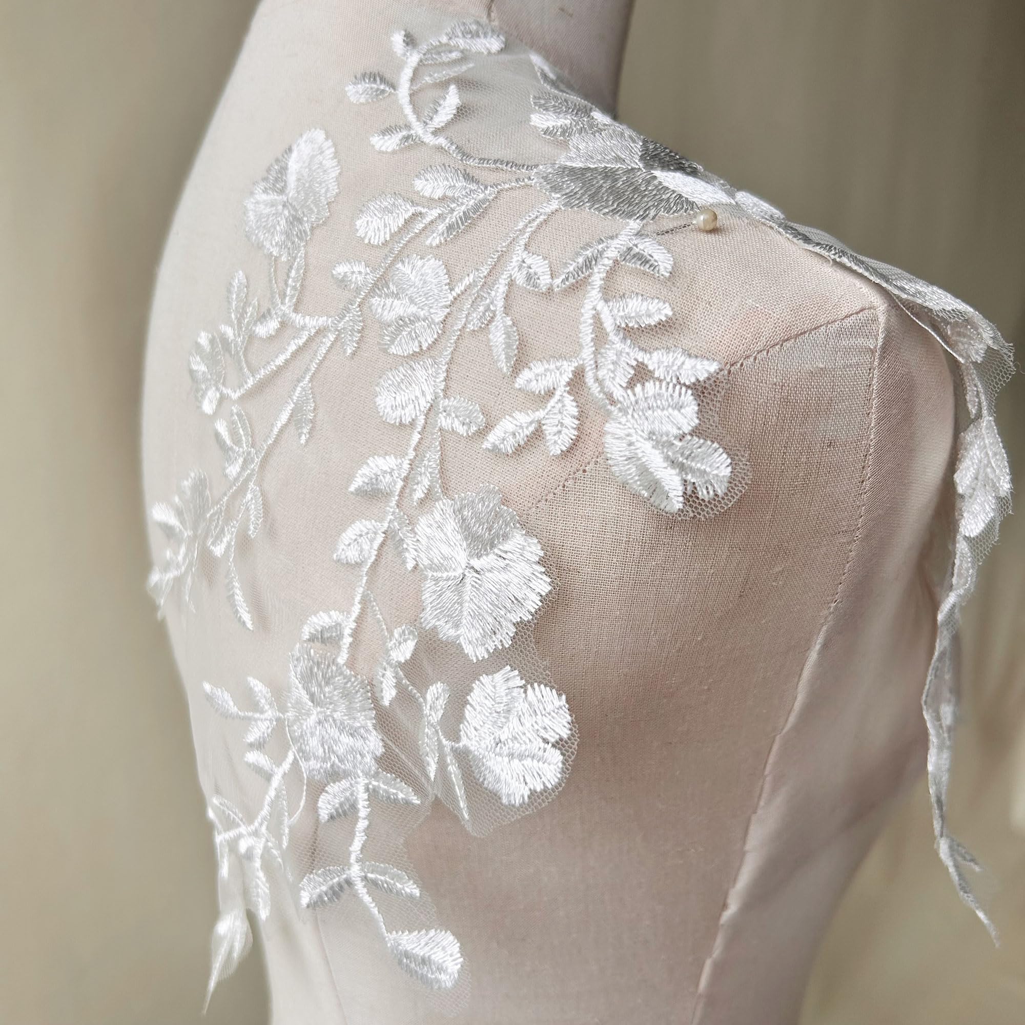 Aplique De Encaje Bordado 3D Con Parche Floral | Ribete Transparente | Para Vestidos De Novia Y Decoración | Color Plateado