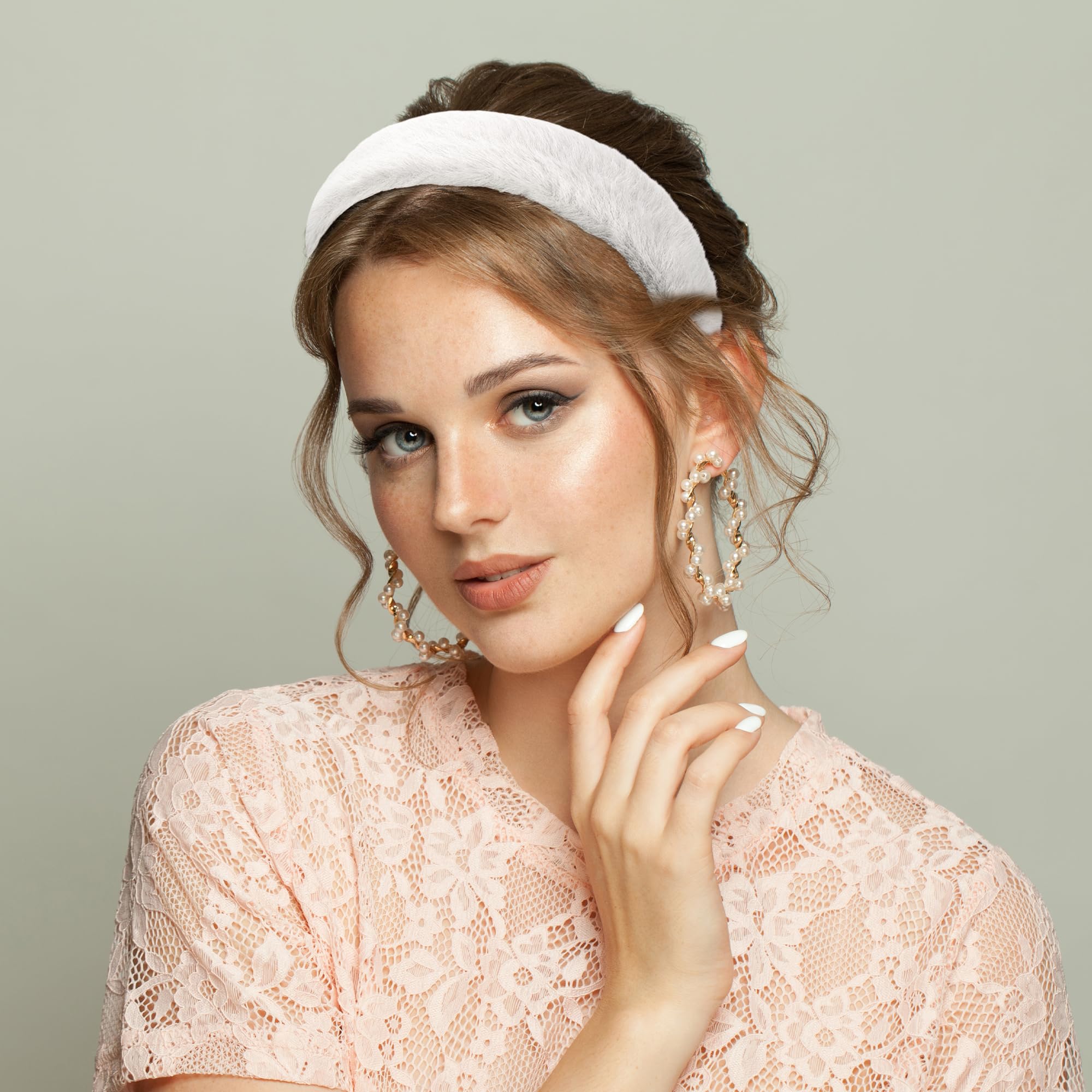 Solid fuzzy headband CM-AXS915507 Women Seoul Style Solid Fuzzy Headband - Beige  main image 4