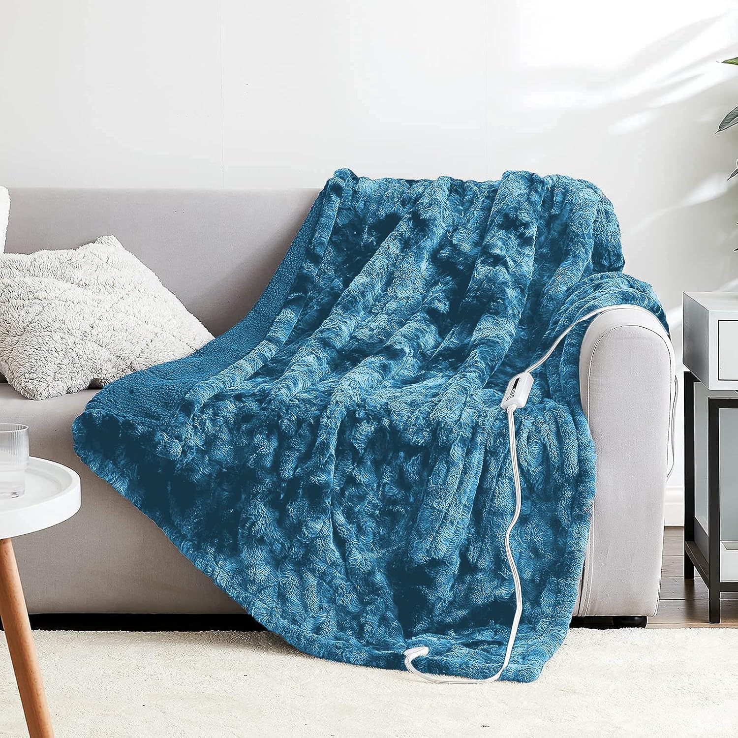 EHEYCIGA Electric Heated Blanket Throw, Faux Fur Sherpa Fast Heating Blanket Throw with 5 Heat Settings& 3 Hours Auto Off (50 x 60 Inches, Light Blue)