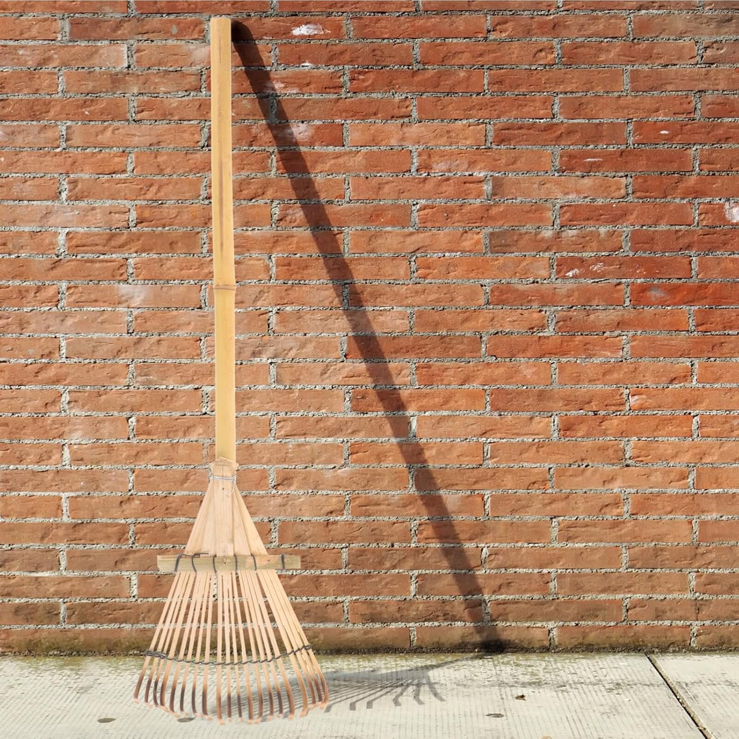 POPETPOP Garden Hand Rake Rake for Weeding and Leaf Collection Lightweight and Portable Gardening Tool for Soil Spreading and Debris Clearing Flower Beds
