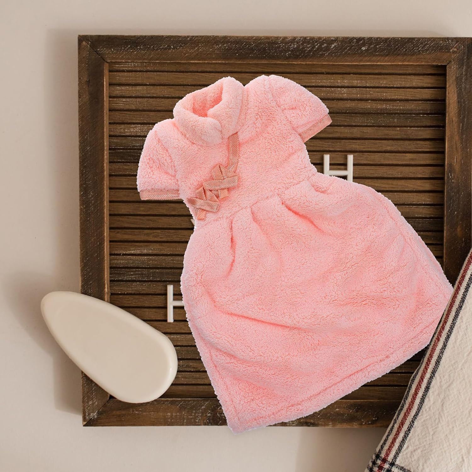 Cheongsam Design Hand Towel in Soft Coral Fleece Water Absorbent Hand Drying Towel for Kitchen and Bathroom Use