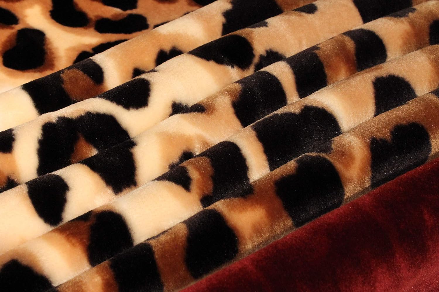 SOLARON Korean Super Thick Heavy Weight Ultra Silky Soft Mink Heavy Duty Reversible Blanket Bed comforters bedspreads Bedding Comforter King or Queen (Queen, 109 Leopard Burgundy)
