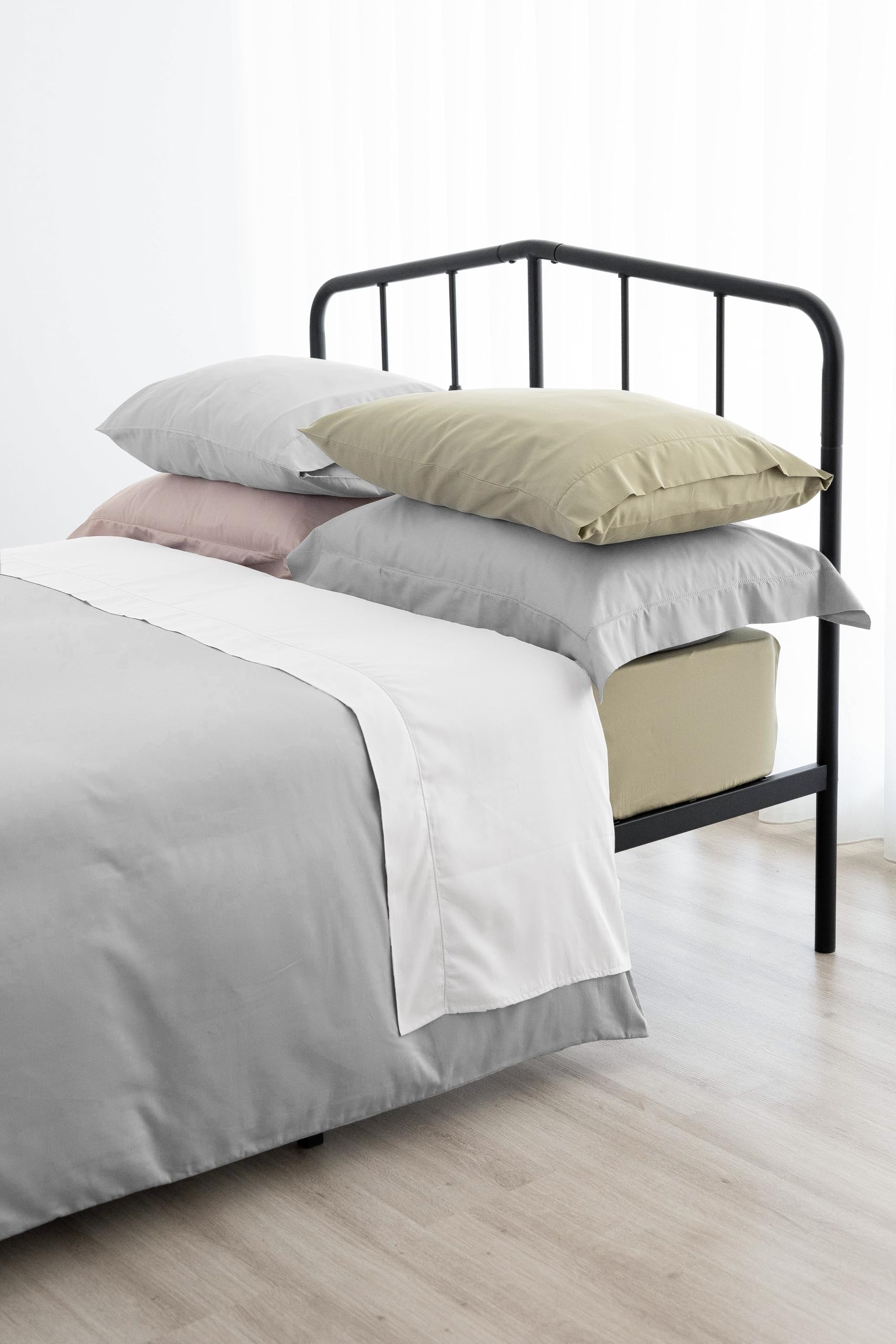 Catherine Lansfield Fantasy Sateen White Juego de Sábanas Cama 135-210x280 + Almohada 50x155