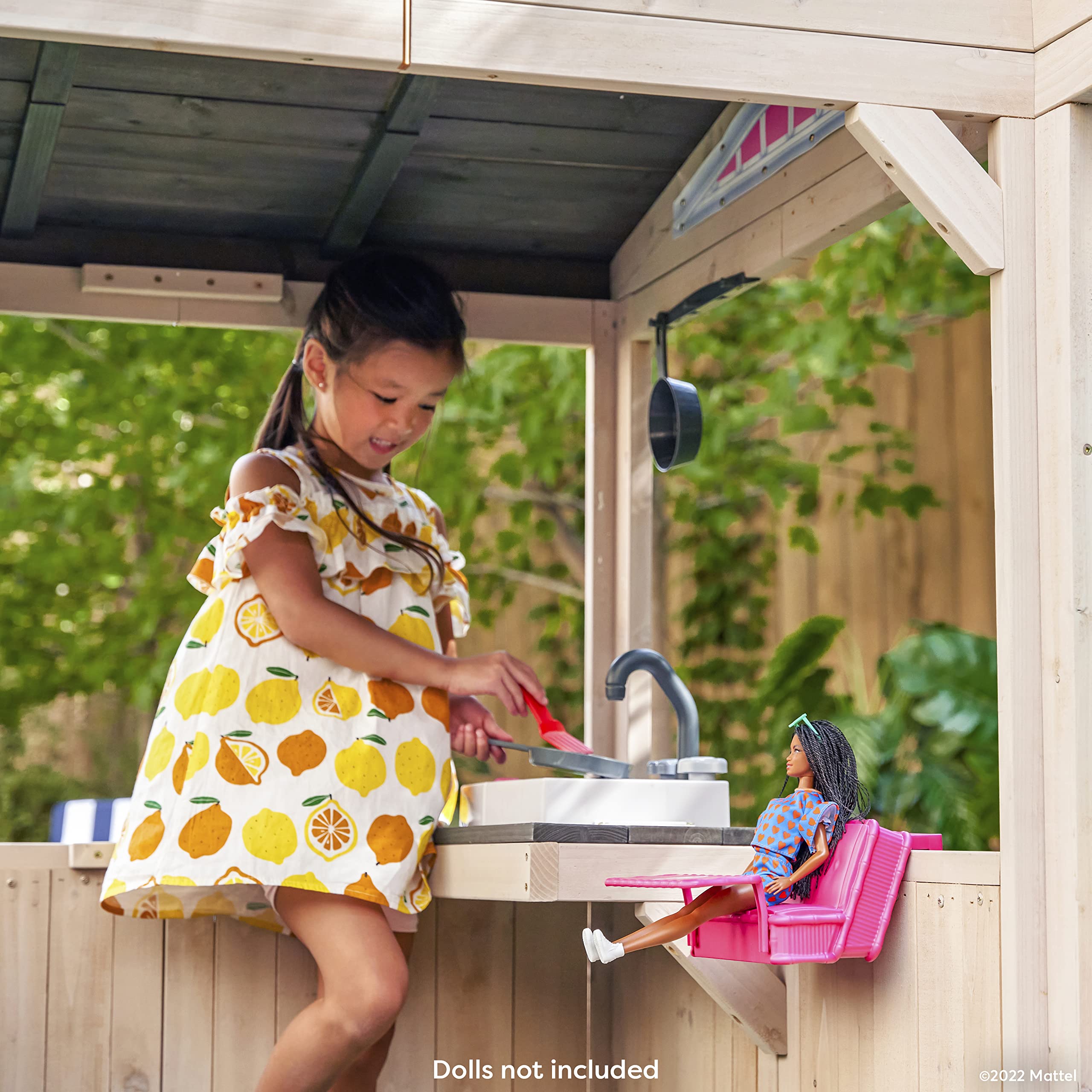 KidKraft Casita Infantil Barbie de Madera con Cocina de Juguete para Exterior