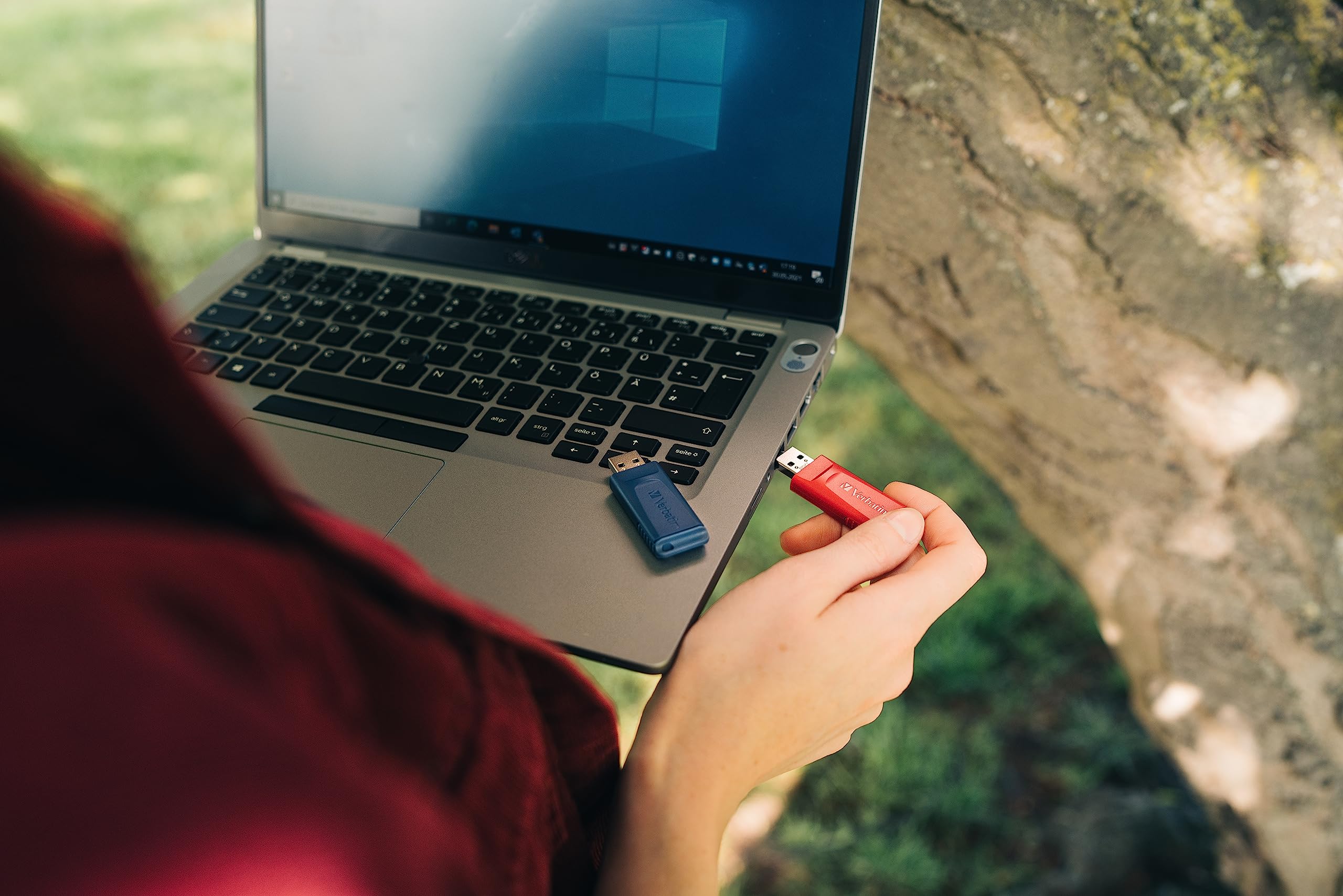 Verbatim USB Drive 2.0 Store N GO Slider 2 X 32GB (RED/Blue), W125625487 (Slider 2 X 32GB (RED/Blue) 49327, 32 GB, USB Type-A, 2.0, Slide, 8 g,)