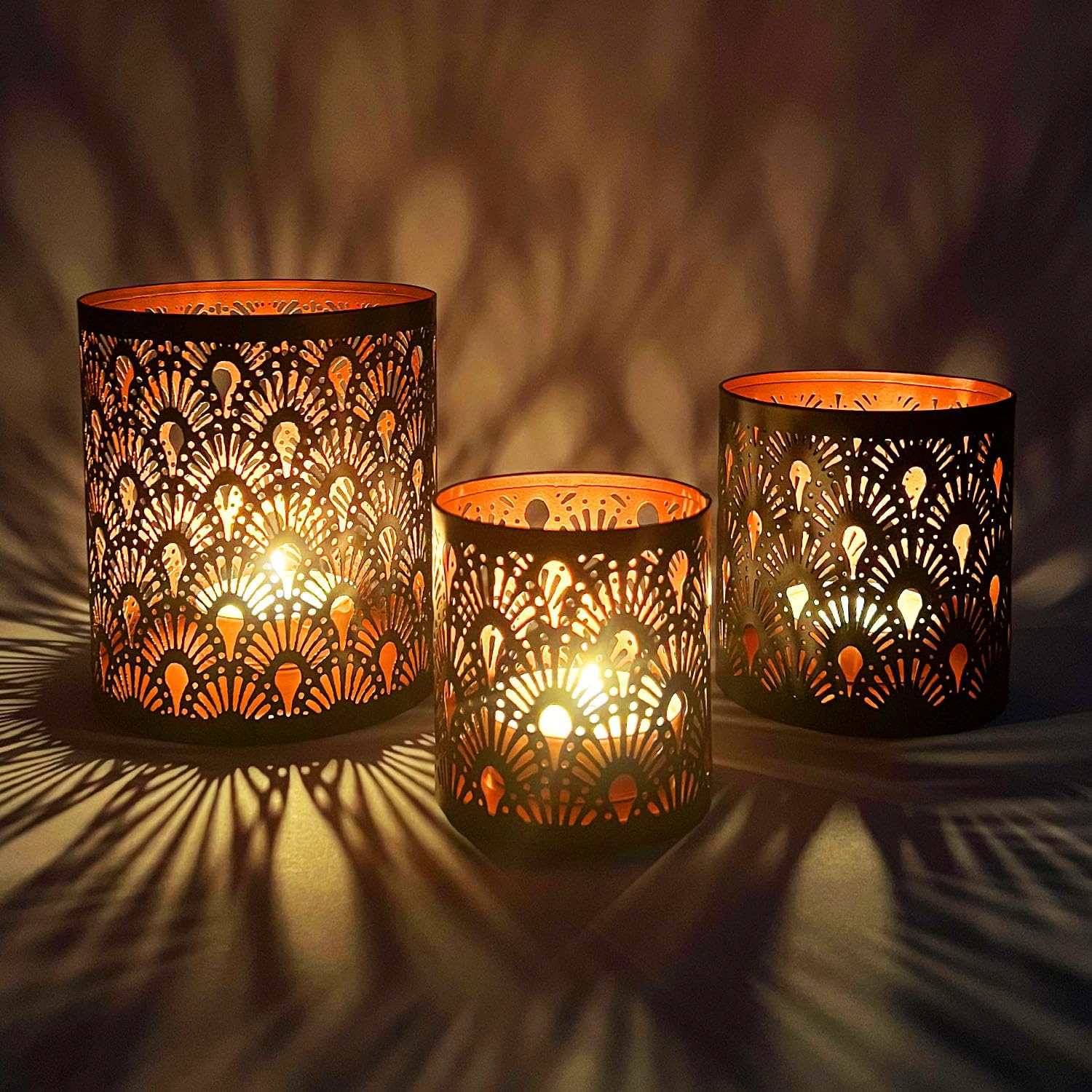 Marrakech - Set Di 2 Portacandele Orientali In Metallo, Rotondi, Decorativi. Nero E Oro, Alti 14 Cm. Perfetti Per Decorazione Primaverile, Soggiorno, Tavola.
