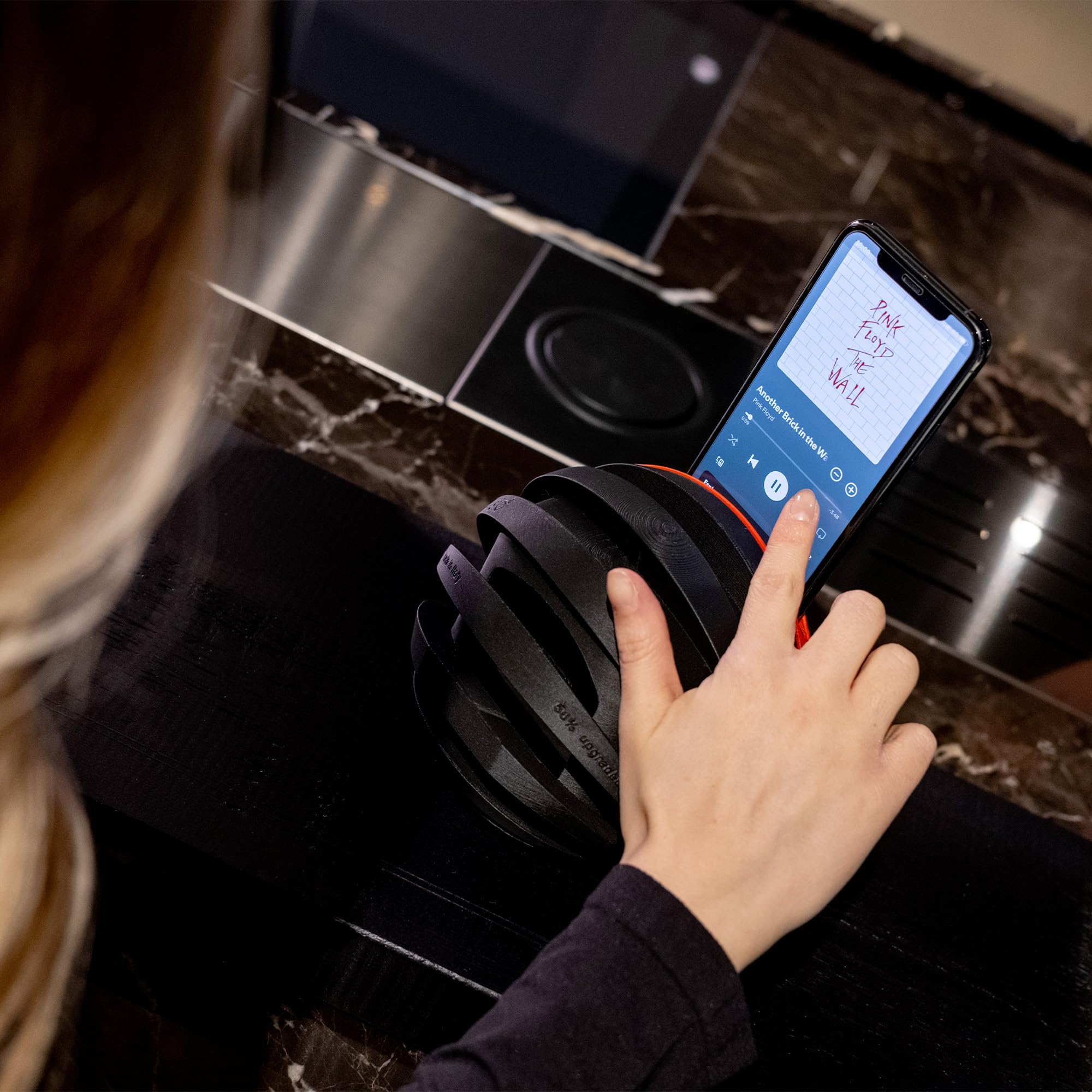 Perpetua Dionisio Circular Sound - Diffusore Acustico per Smartphone Realizzato in Zantech – Amplificatore Passivo Ecologico per Telefono, 100% Made in Italy