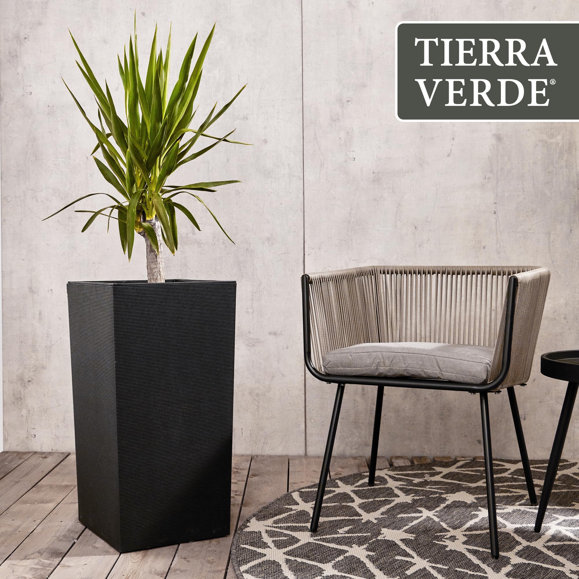 TierraVerde Citadel Horizon - Maceta cuadrada con riego automático, 13.5 pulgadas de ancho x 26 pulgadas de alto, color negro