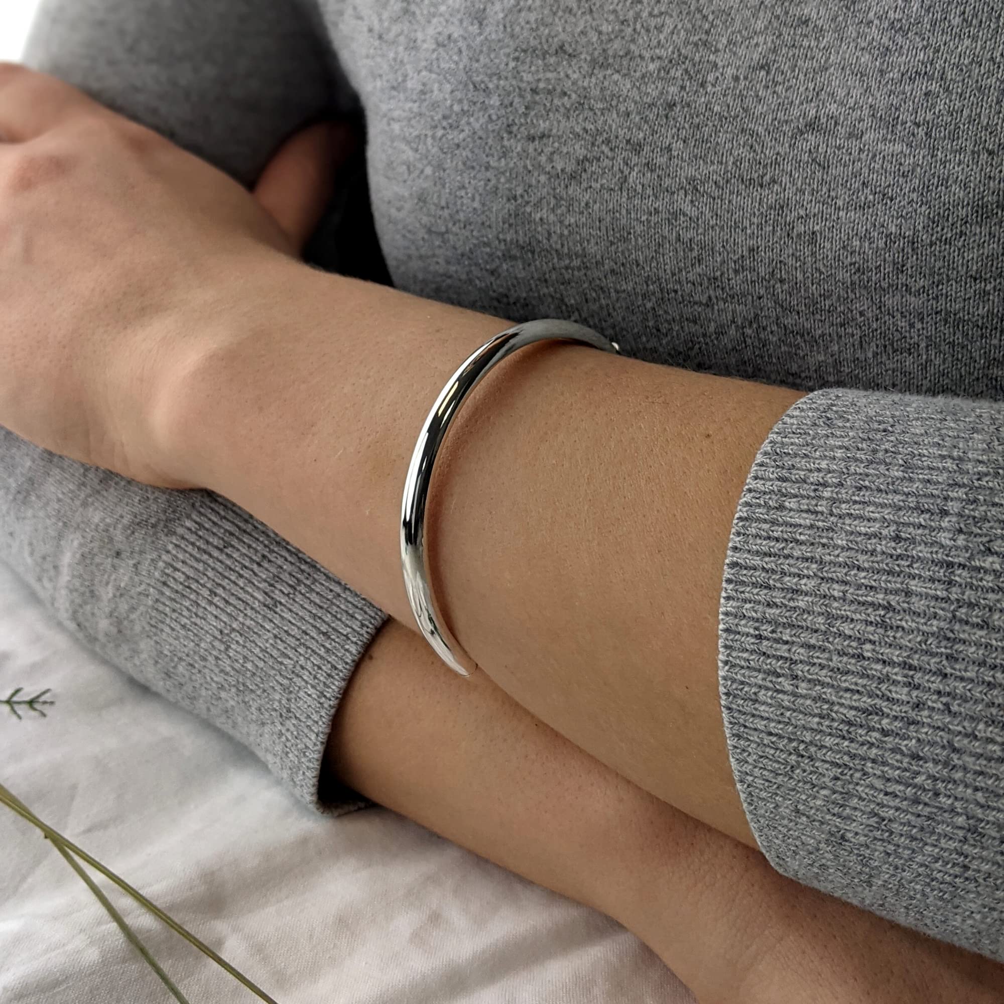 Silverly Brazalete Plata de Ley Bisagra 5,3mm | Pulsera Clásica Plata 925 Pulida | Pulseras Apilables Tubo Redondo Mujer | Regalos Cumpleaños Mamá Tía | Pulseras Chicas Adolescentes