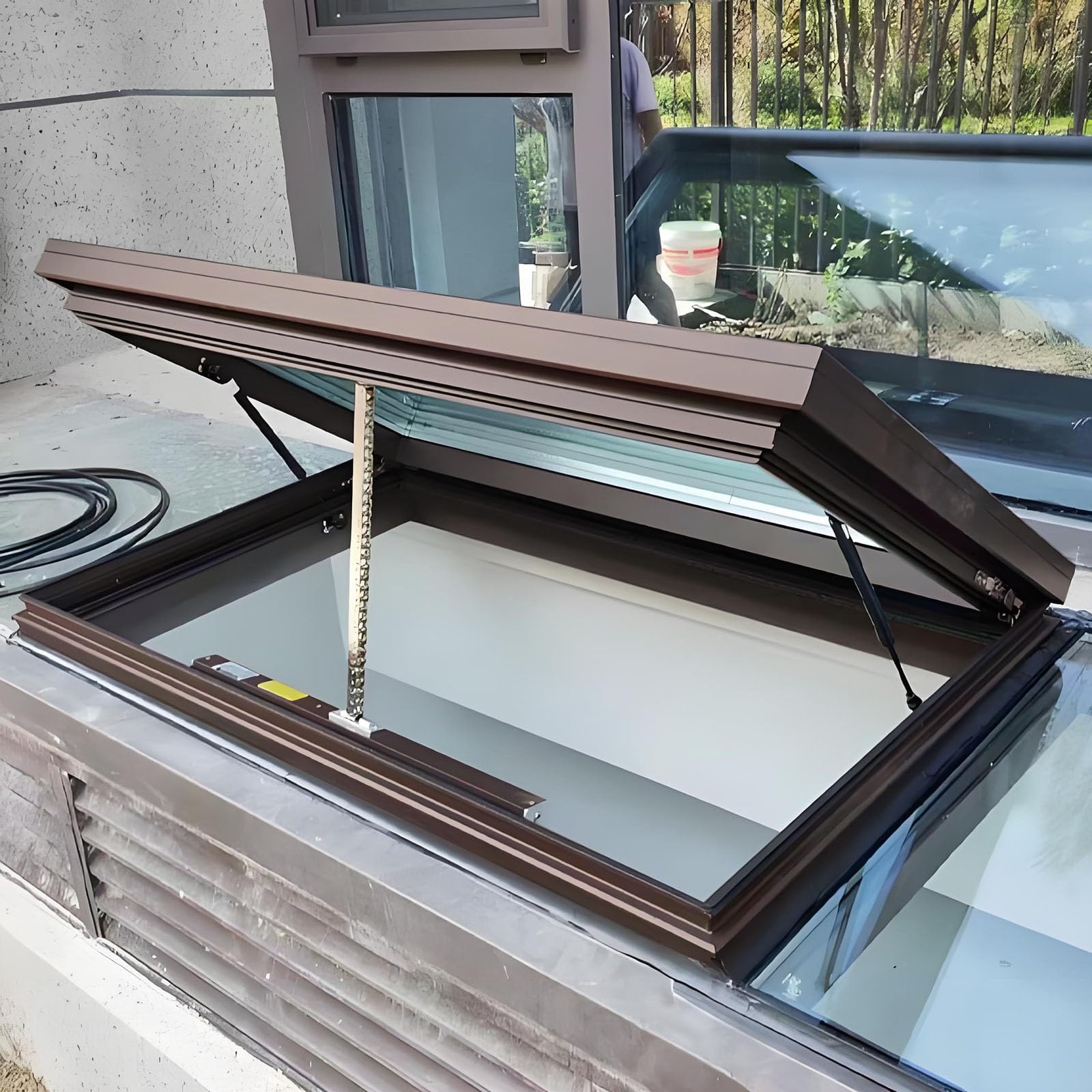 IBOWZ Claraboyas para solárium, Ventana Personalizable con elevación por Gas, Vidrio Templado de Doble acristalamiento, Apertura eléctrica remota y Sensor de Lluvia, para soláriums, sótanos y áticos.
