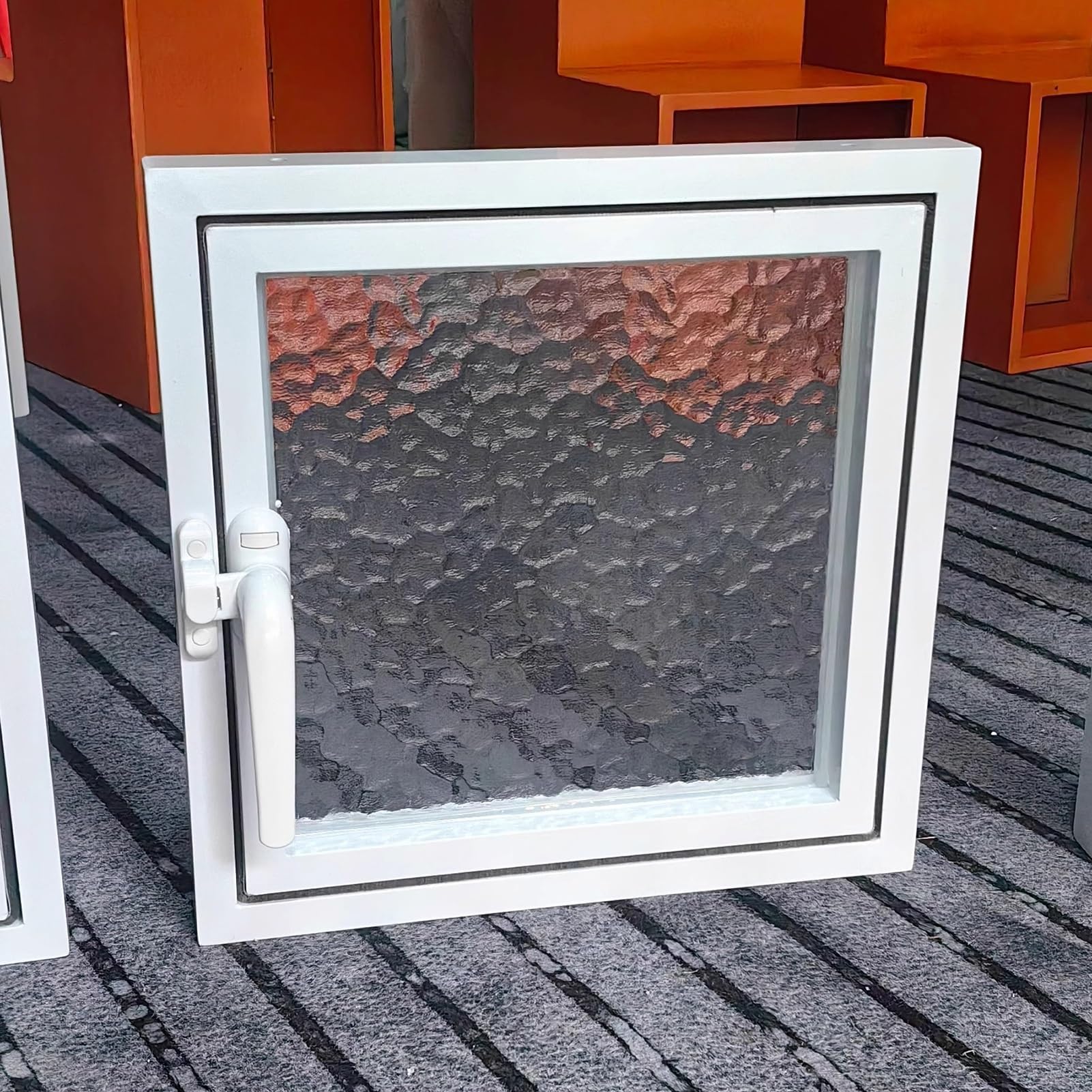 Finestra di ventilazione girevole a 360° per casette, pollai, serre e garage, in alluminio, 30 x 30 cm, finitura bianca