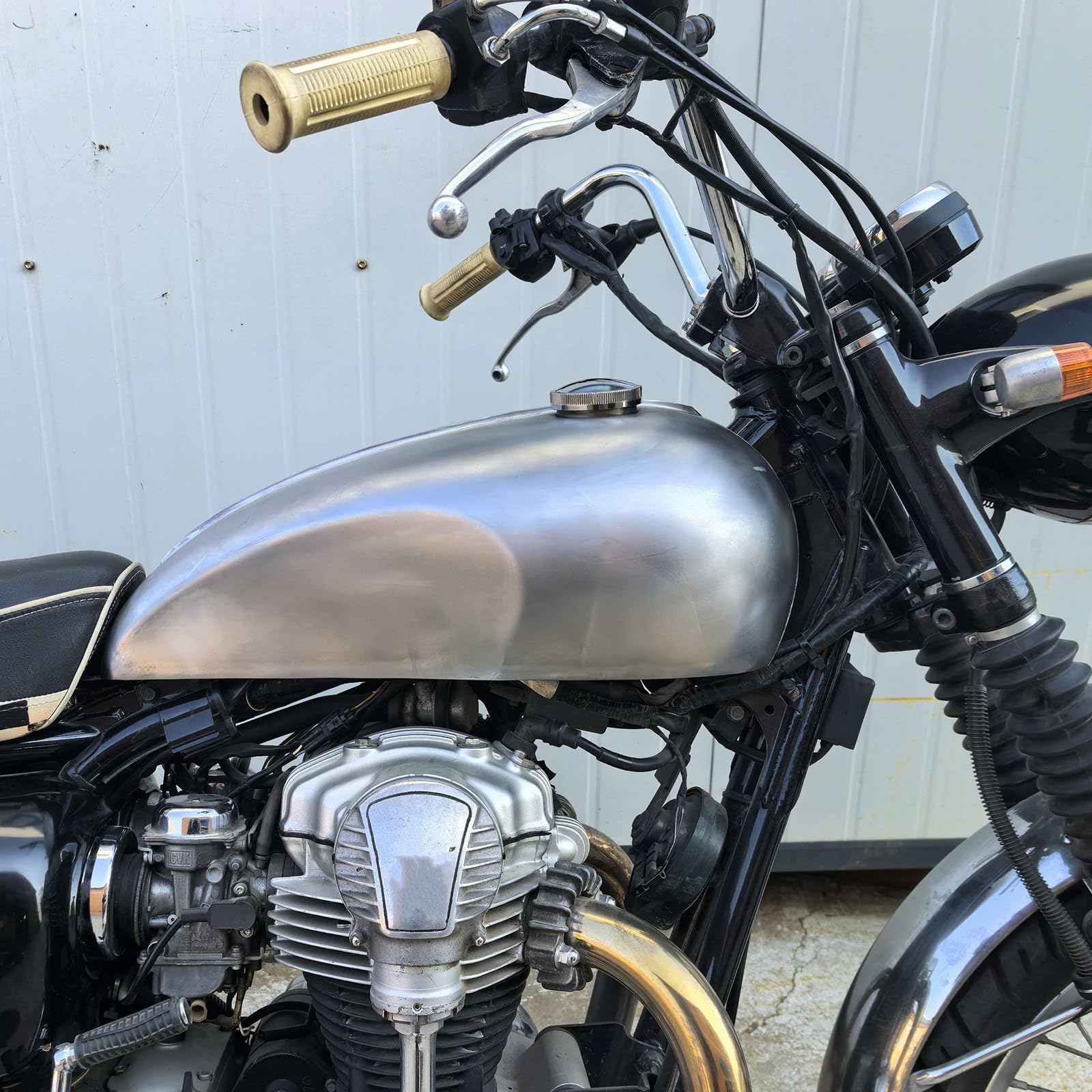 Amazon | カワサキ W650 1999-2008用オートバイガソリンガス燃料タンク