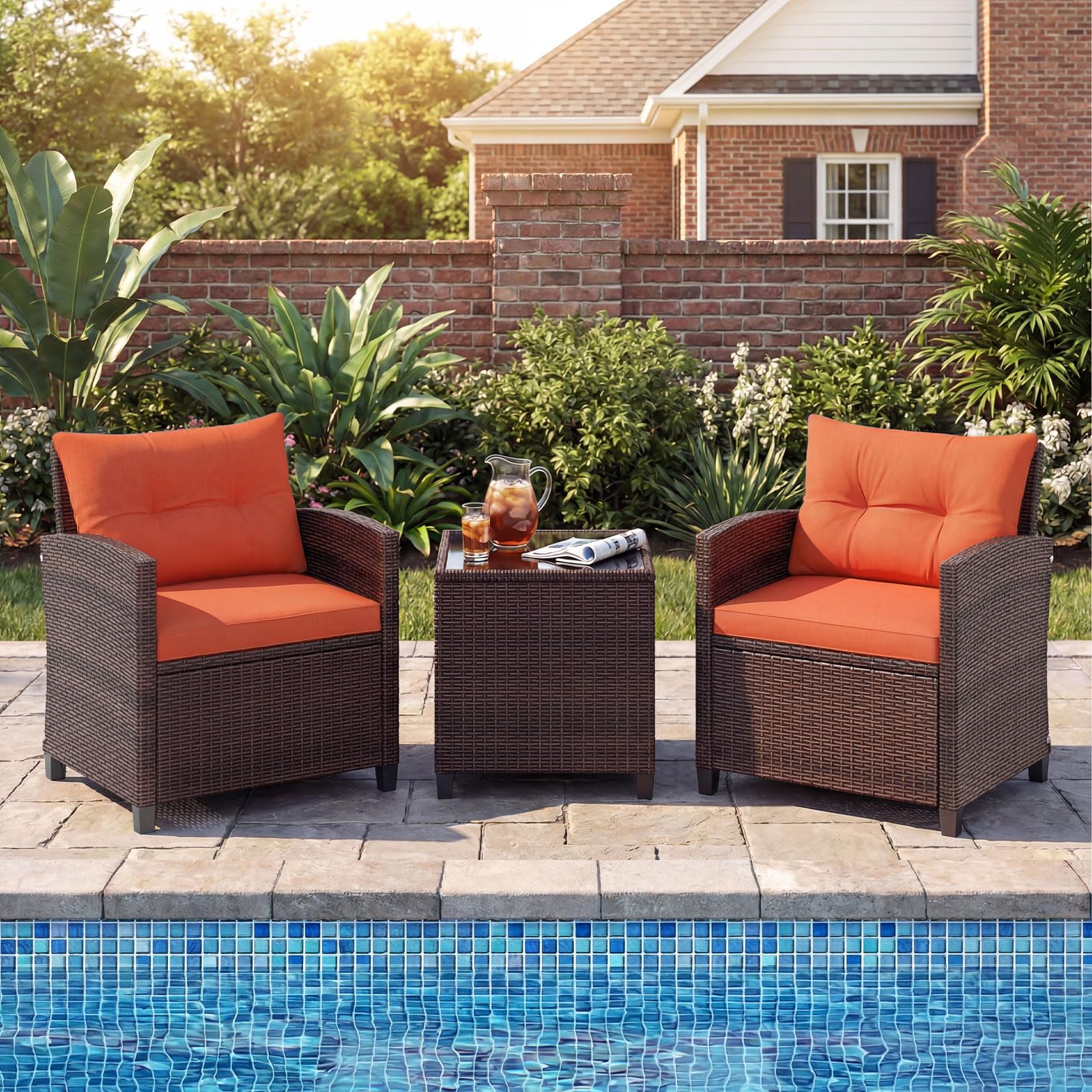 COSTWAY Rattan Gartenmöbel Set, 3-TLG. Balkonmöbel inkl. 2 Sessel, Kissen & Tisch mit gehärteter Glasplatte, Balkon Möbel klein, Wetterfeste Sitzgruppe 2 Personen (Orange)