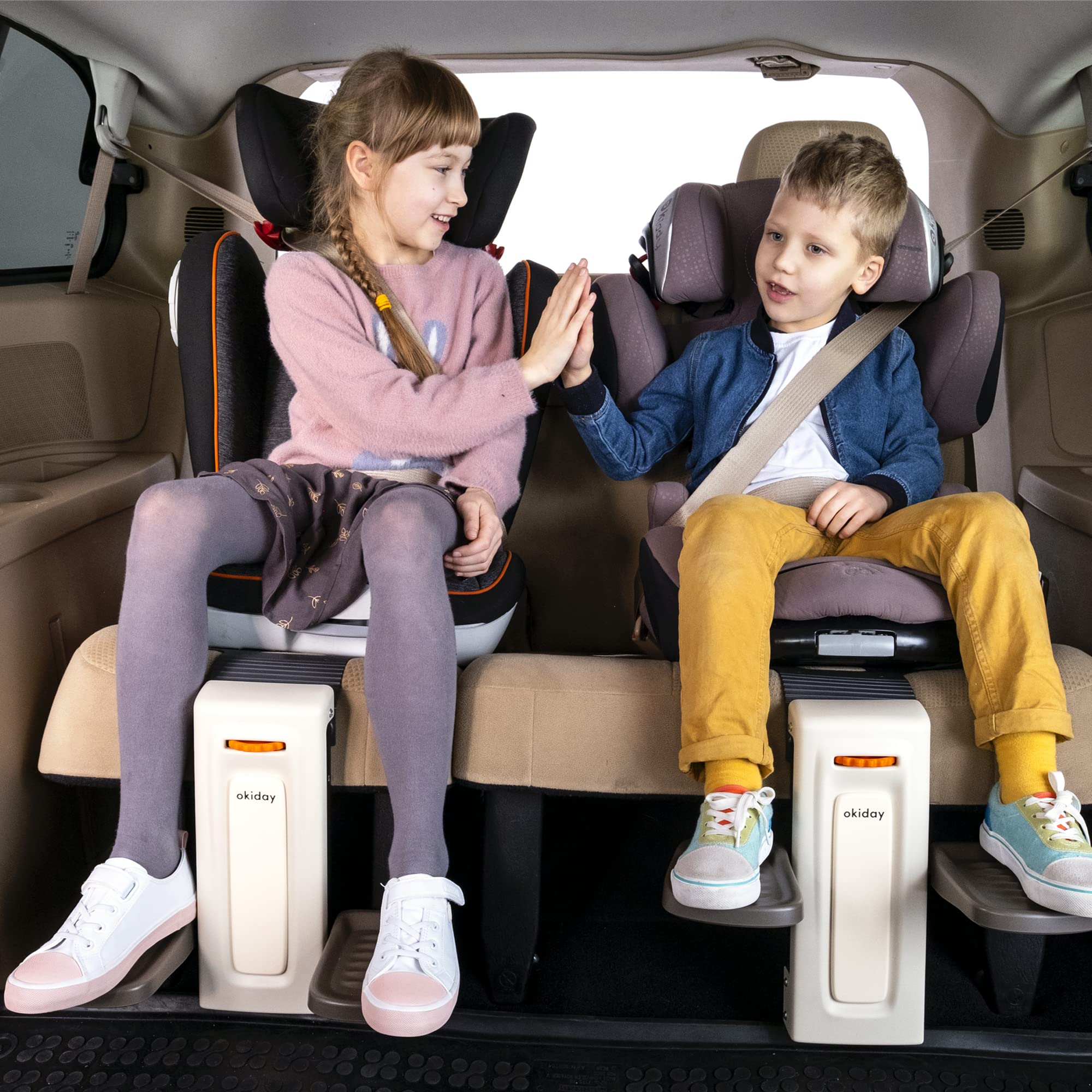 Poggiapiedi per seggiolini auto - beige, per seggiolini auto 15-36 kg