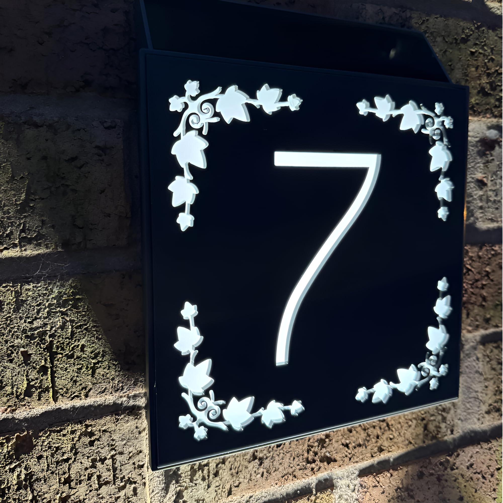 Personalised 45 LEDs Illuminate Modern Square Solar House Sign Plate, Customised Door Address Line Name Number Plaques for Gate Wall Porch Light with Address Display UV Stable Weather-proof | 18×18cm