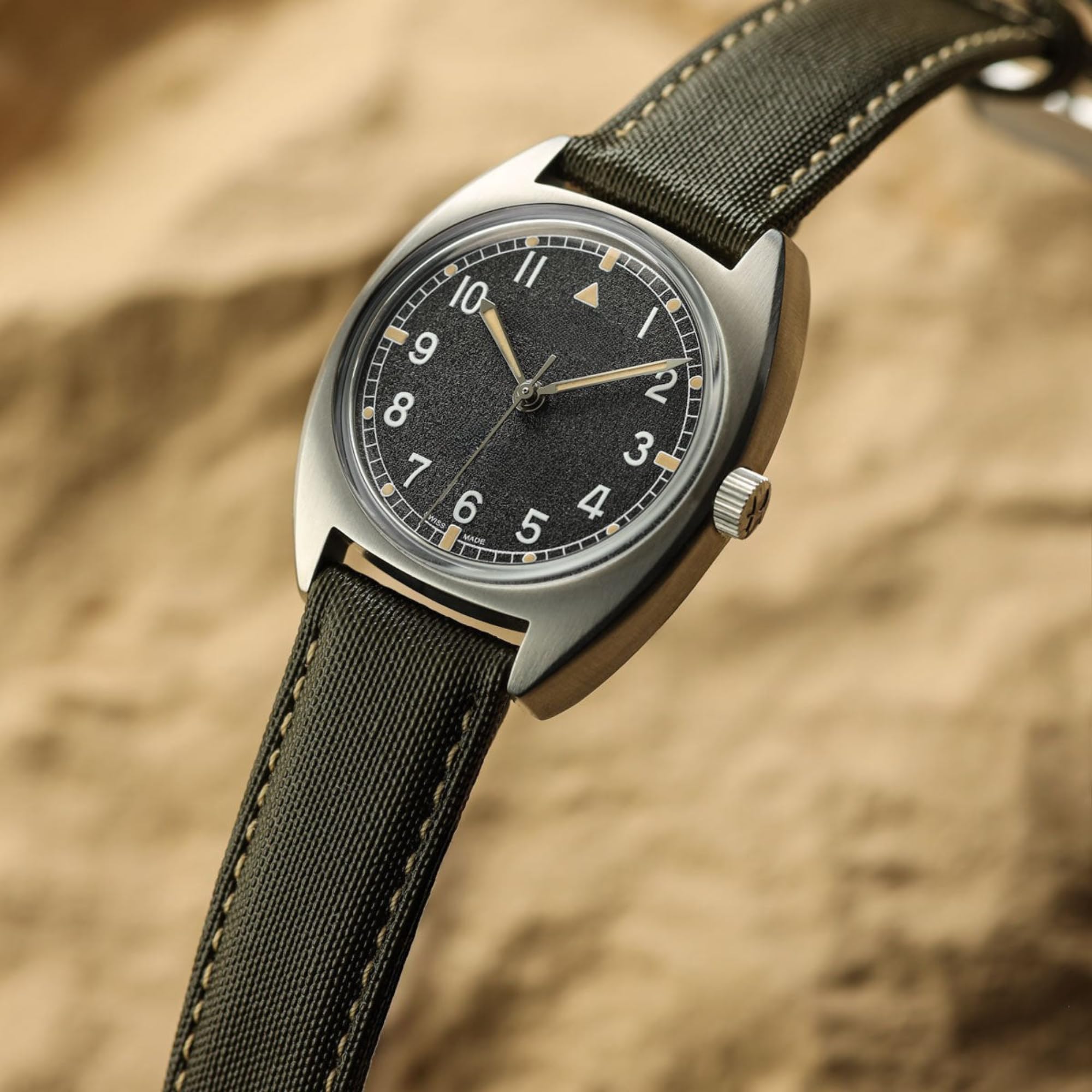 ZULUDIVER Mayday - Cinturino in gomma nera per orologio con imbottitura confortevole, qualità premium
