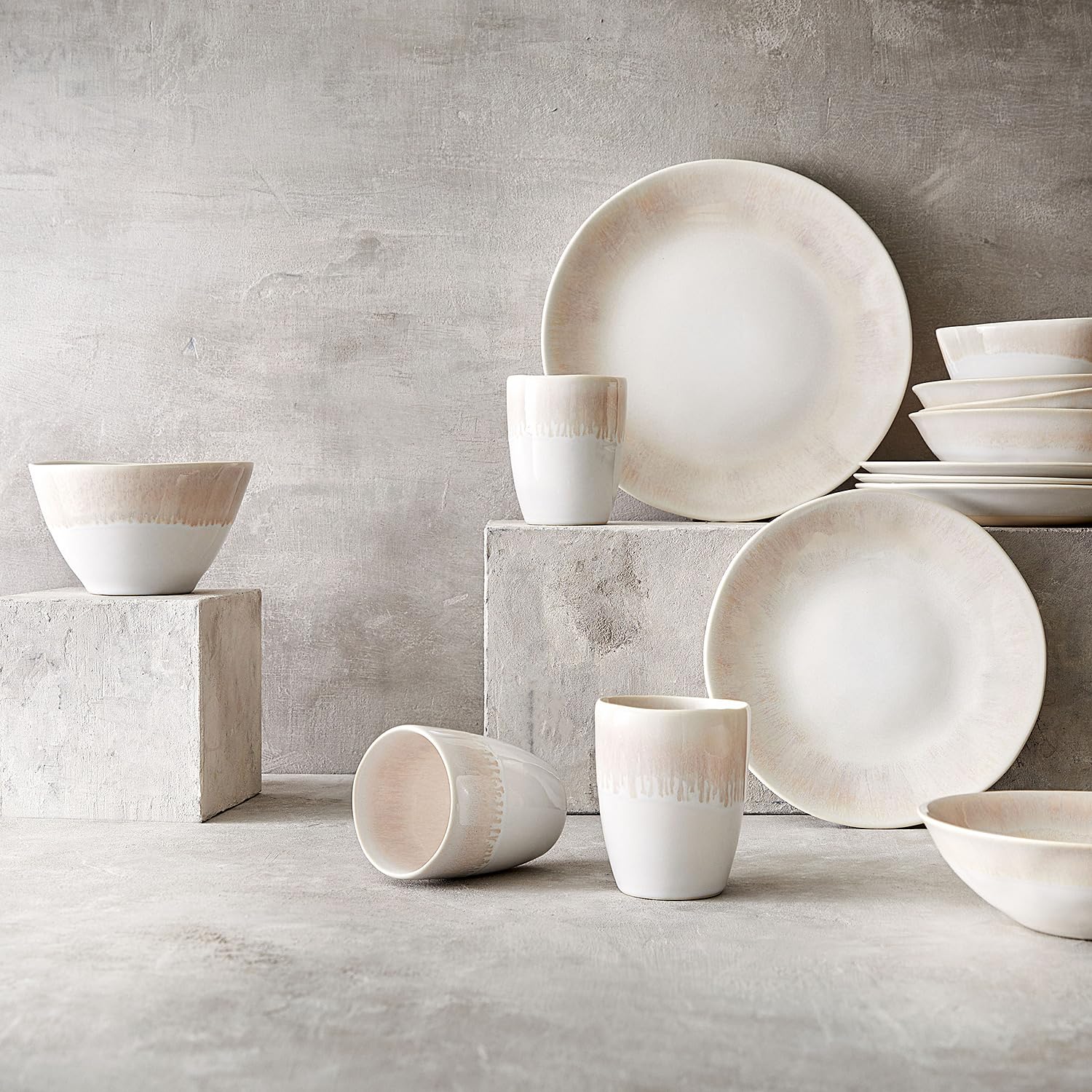 BUTLERS Geschirr-Set 12-tlg. für 4 Personen Steinzeug - ATLANTIS - | Farbe Beige - reaktive Glasur & Boho-Stil - spülmaschinenfest & mikrowellengeeignet - Schalen, Frühstücksteller, Essteller