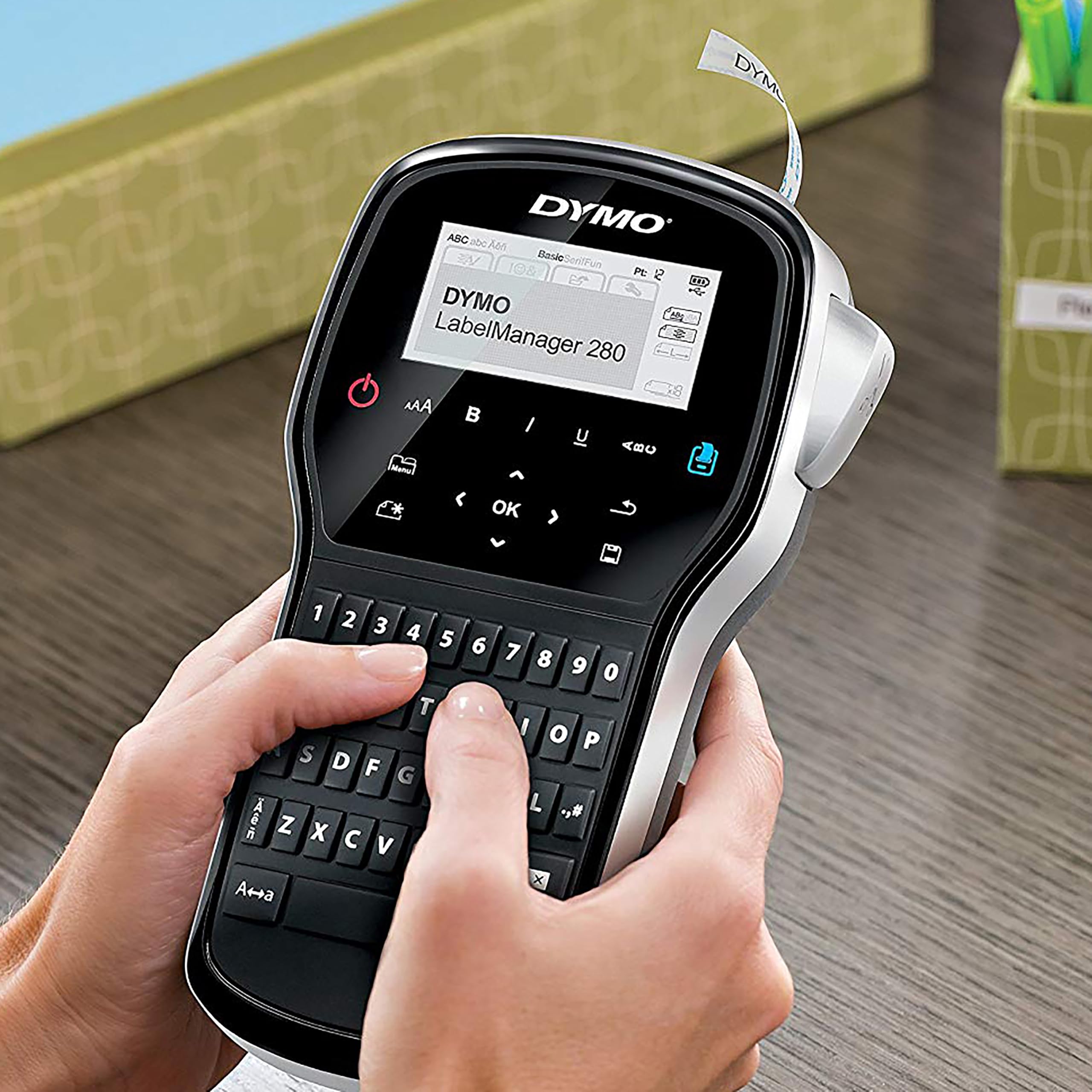DYMO LabelManager 280 Tragbares Beschriftungsgerät im Koffer | Wiederaufladbares Etikettiergerät mit QWERTZ Tastatur | mit PC- oder Mac-Schnittstelle | für D1 Etiketten in 6, 9 und 12mm Breite