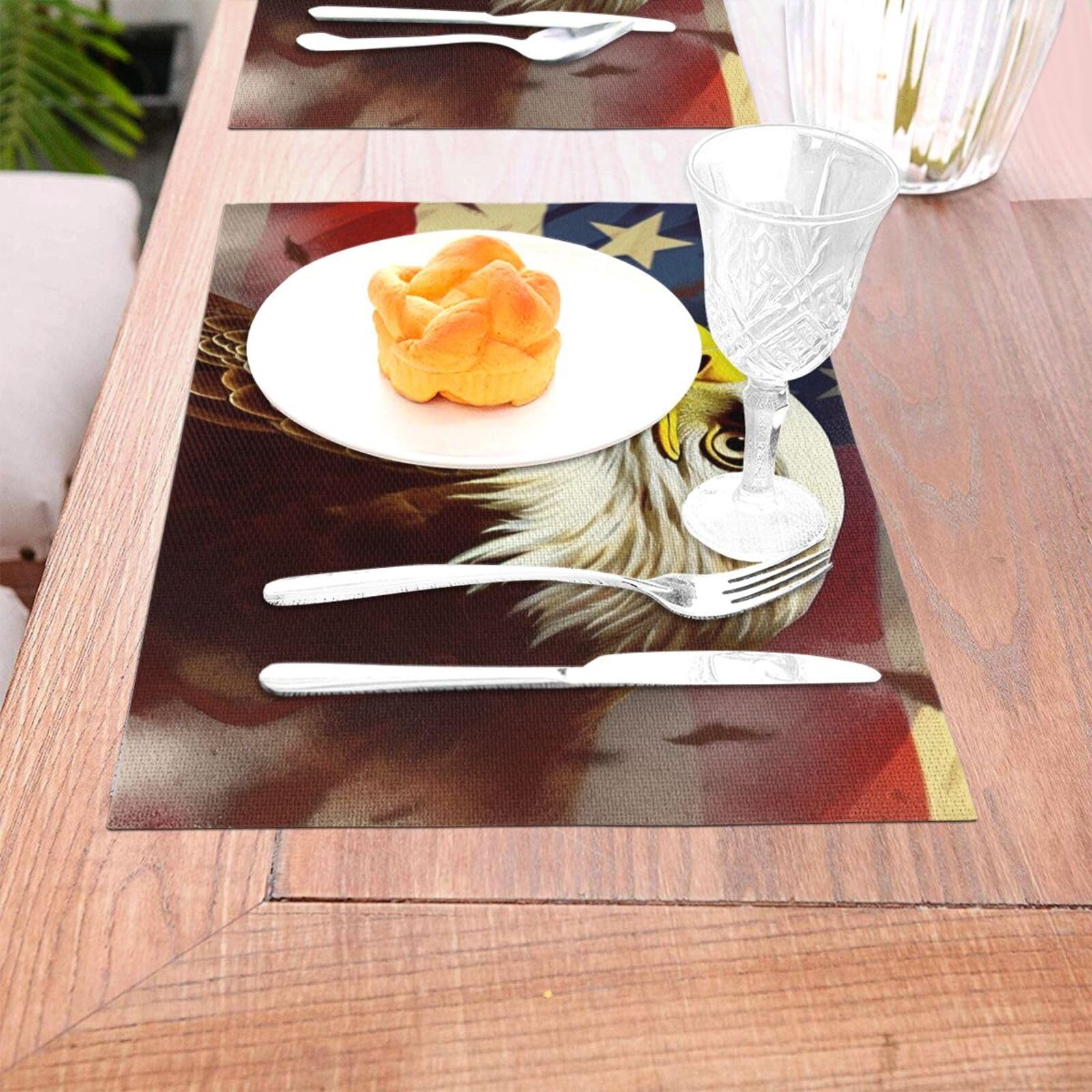 Set di tovagliette con stampa artistica con aquila con bandiera americana, in PVC, resistenti al calore, antiscivolo, lavabili, per cene, feste di nozze, festival, 30,5 x 45,7 cm