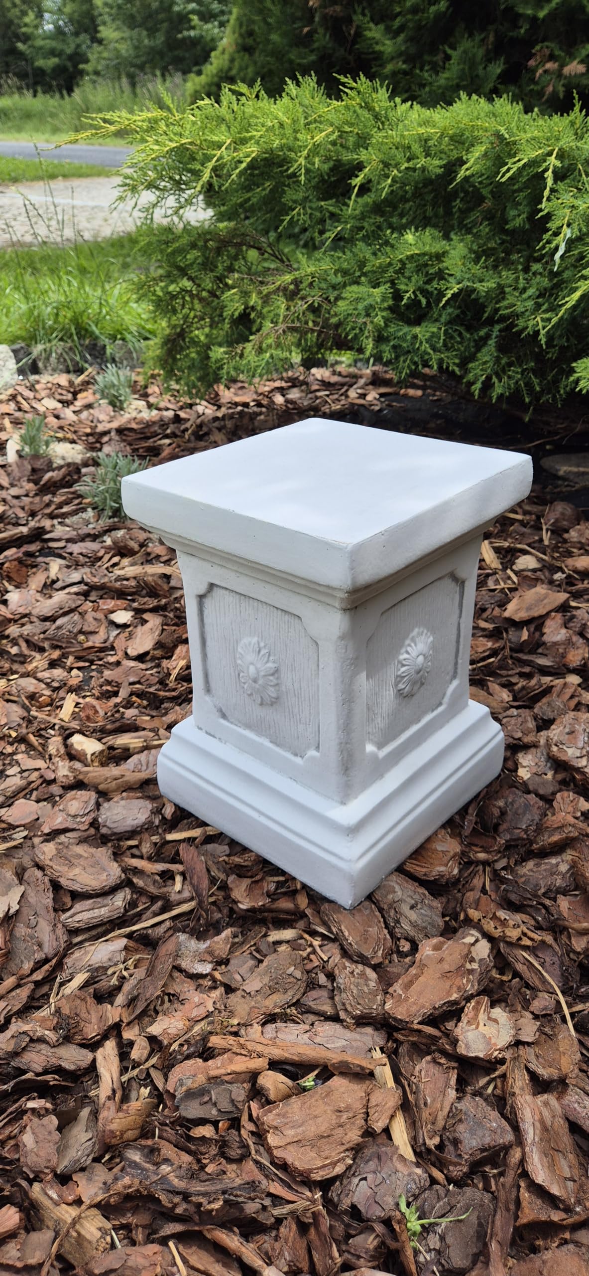 FABRIQ Colonne, socle et piédestal en pierre moulée, gris, figurine en pierre, colonne de fleurs, résistante aux intempéries, solide, H : 25 cm, L : 20 cm, l : 20 cm, 17 kg