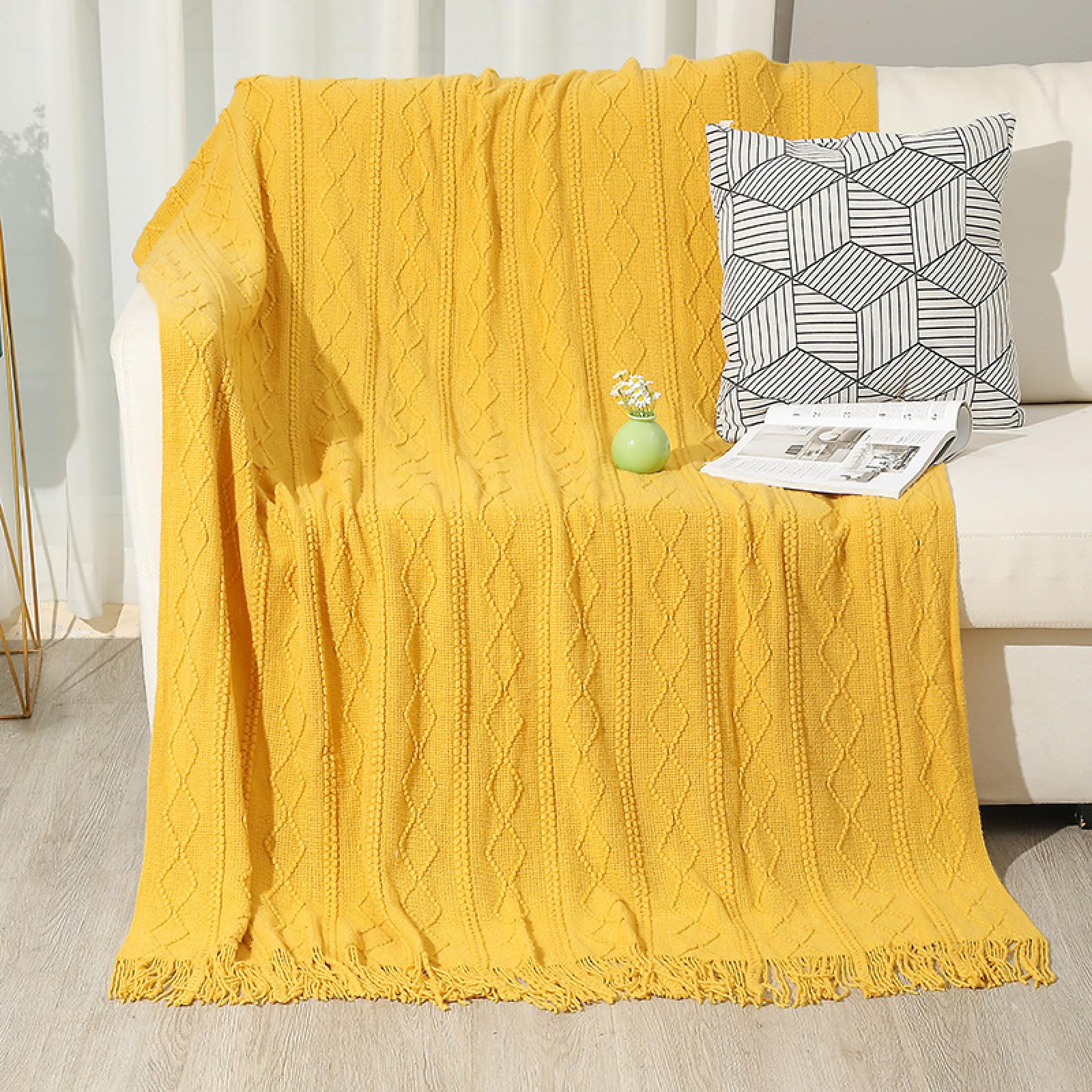 Couverture tricotée jaune à franges : le cadeau réconfortant idéal