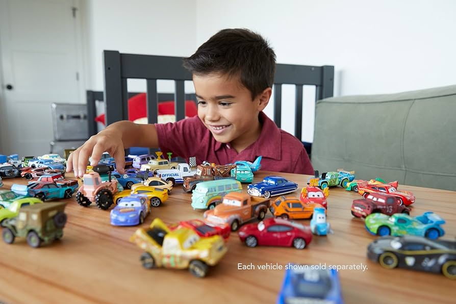 ディズニー　カーズ　ブリンプ　Cars Lightyear Blimp セット ディズニー カーズ ブリンプ Cars Lightyear Blimp セット