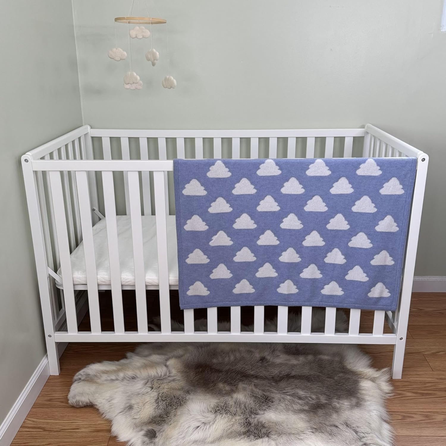 Jet&Bo BABY 100% Cashmere Baby Blanket ‘The Sky’s The Limit’ Cloud Design - Plush Double Sided 32"x40" - Ultra Soft, Hypoallergenic & Temperature Regulating – Gift Box and Card Included