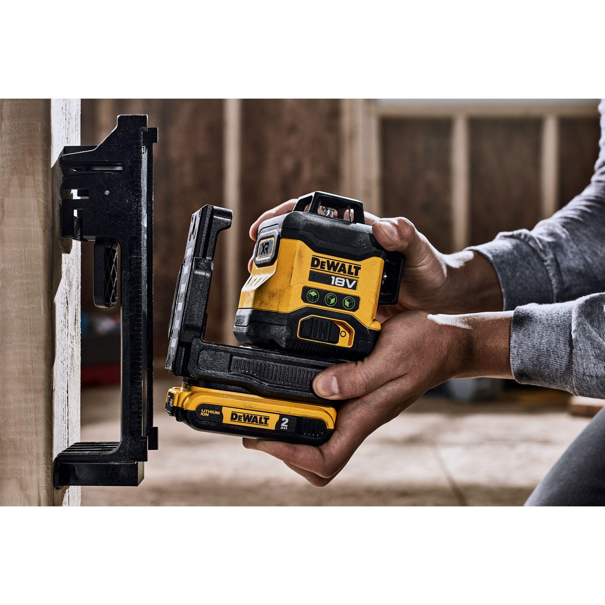 DEWALT DCLE34031N-XJ Livella laser autolivellante verde a 3 linee a 360°, senza batteria/caricabatterie