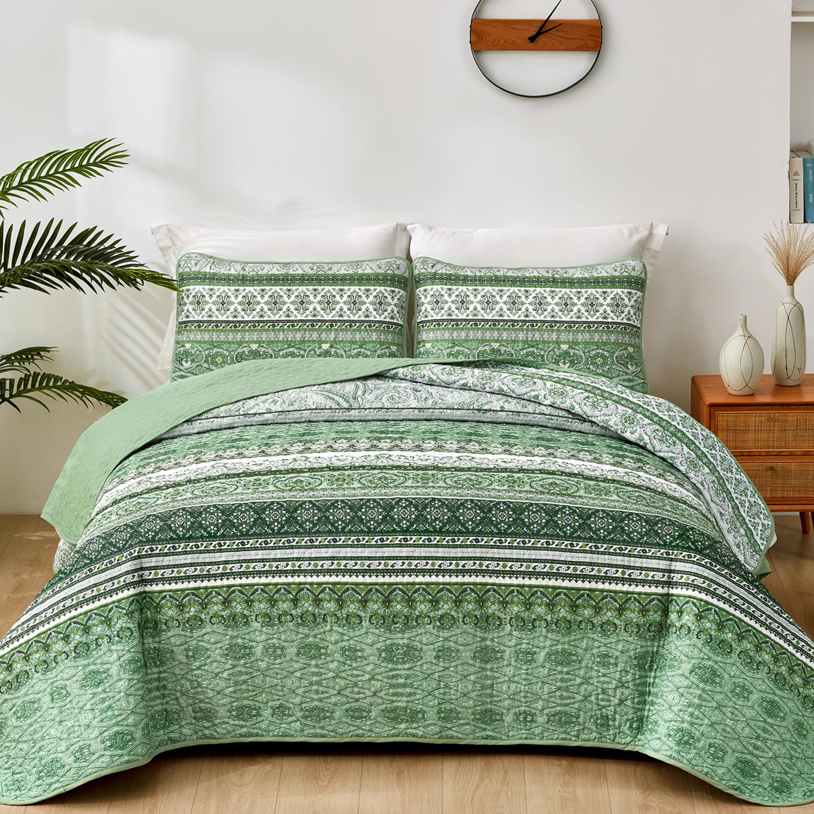 WONGS BEDDING Boho Queen Quilt Set, Light Green Bohemian Quilt Bedding Set, Lightweight Bed Decor Bedspread for All Season Reversible Microfiber