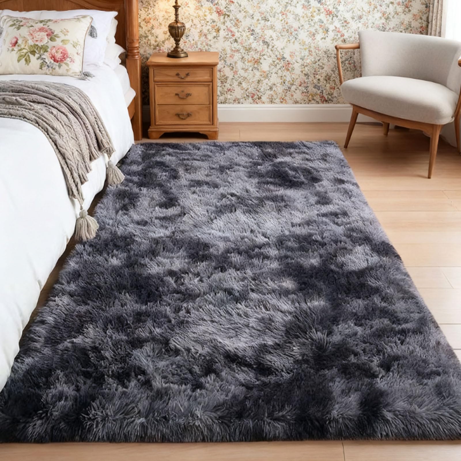 Tapis antidérapant isolant thermique gris foncé pour éviter le sol froid du salon