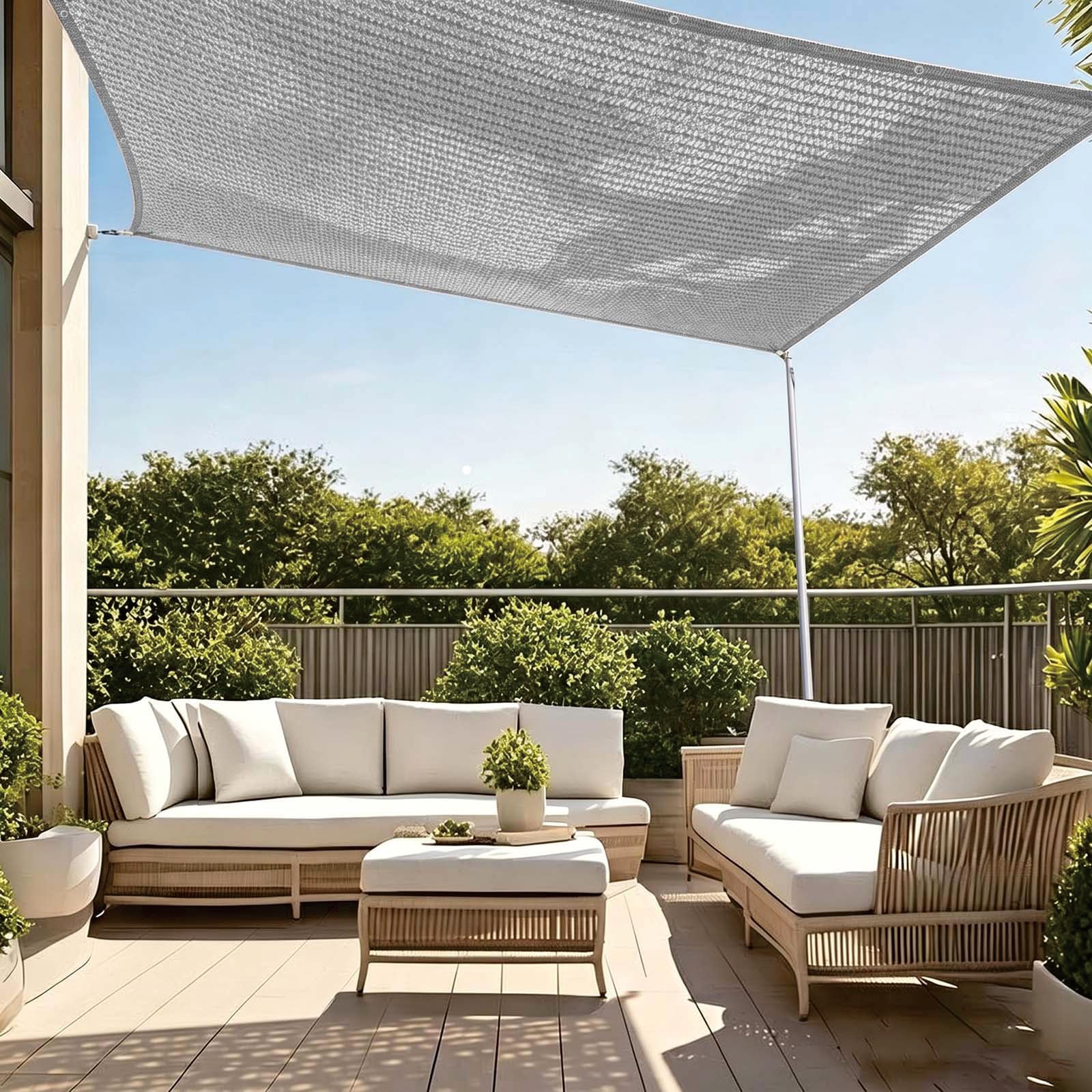 Voile d'ombrage résistant pour protéger la terrasse des UV et de la grêle