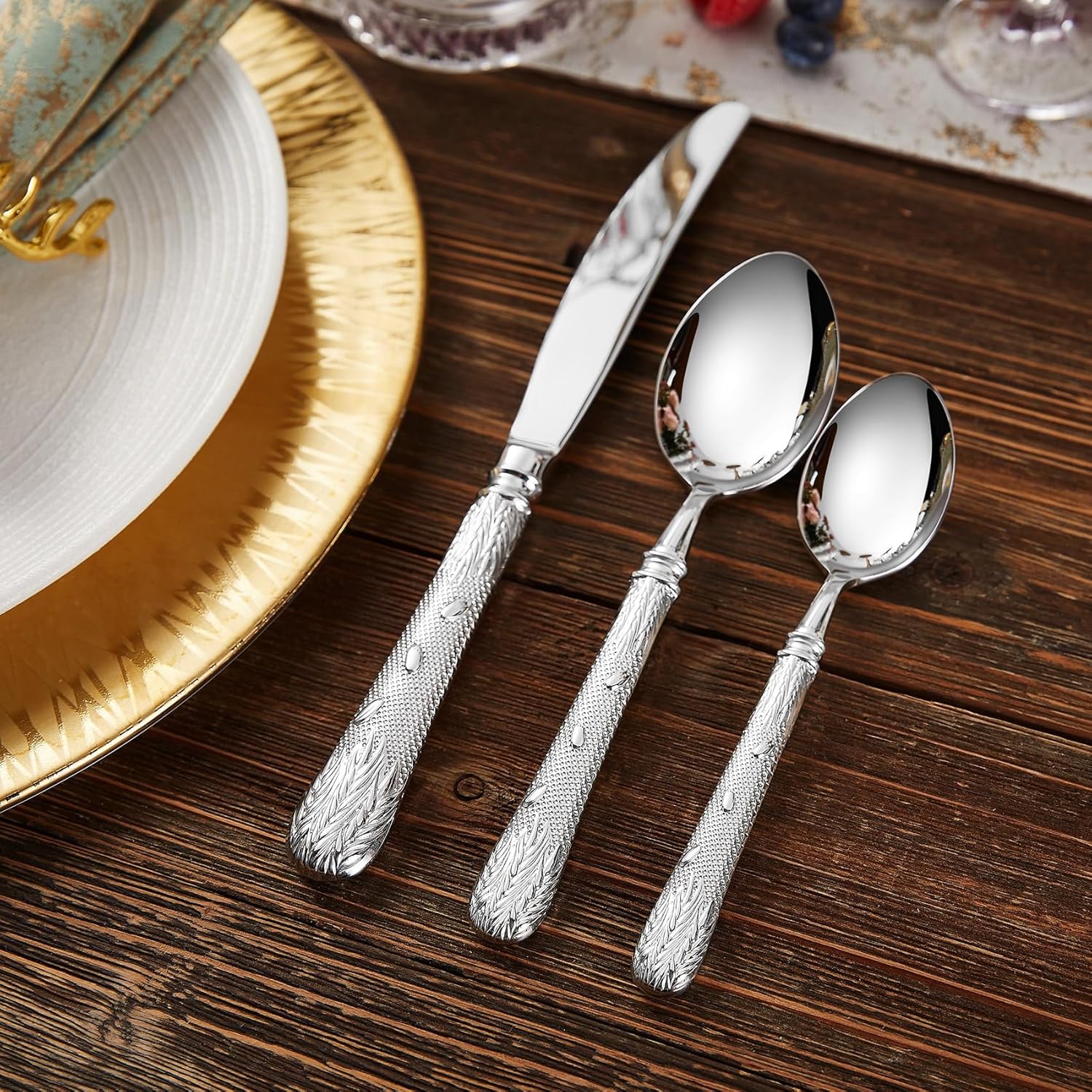 KEAWELL Premium Versailles Silverware Set, 20-Piece Flatware for 4, 18/10 Stainless Steel, Heavy-Duty, Mirror Polished, Royal Engraved Handle, For Formal Dining, Dishwasher Safe (20, Silver)