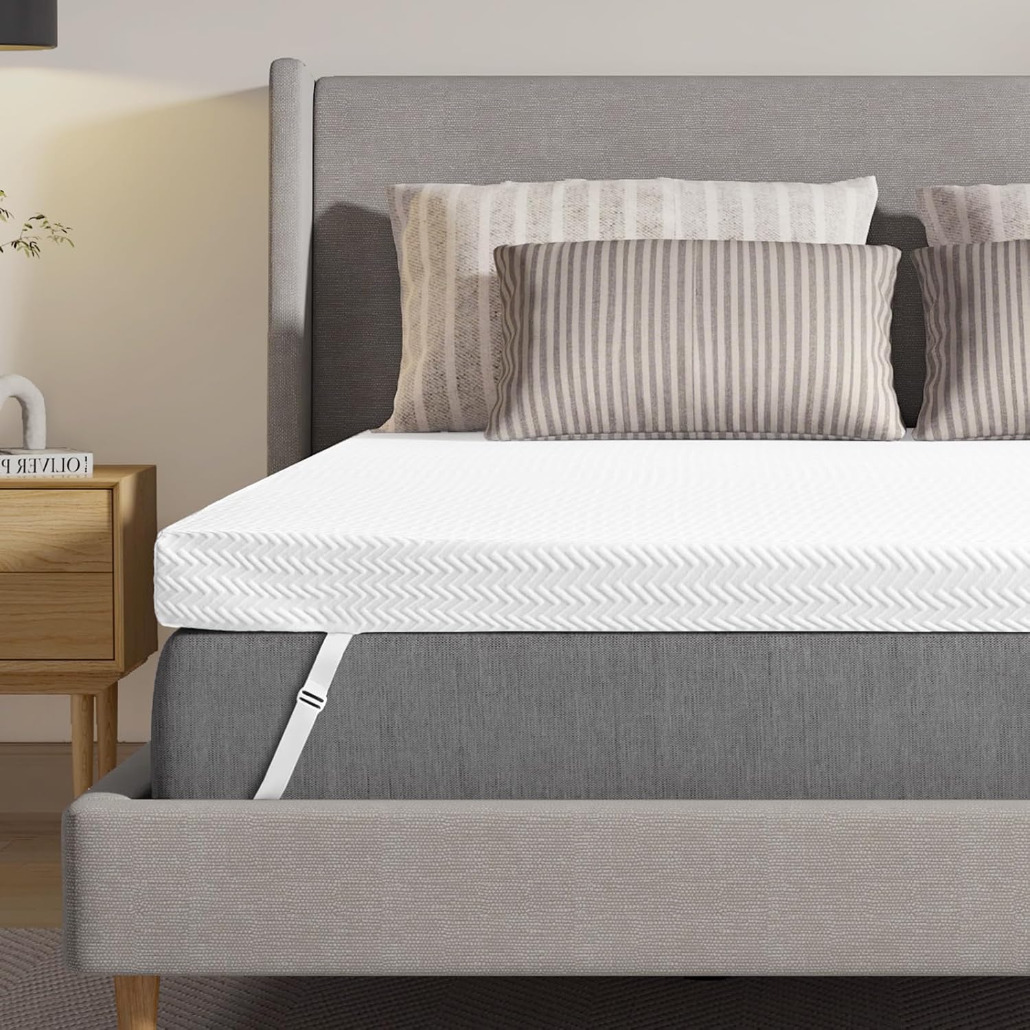 2 Inch Gel Memory Foam Mattress Topper Queen, Mattress Pad with Removable Cover Adjustable Elastic Straps, White