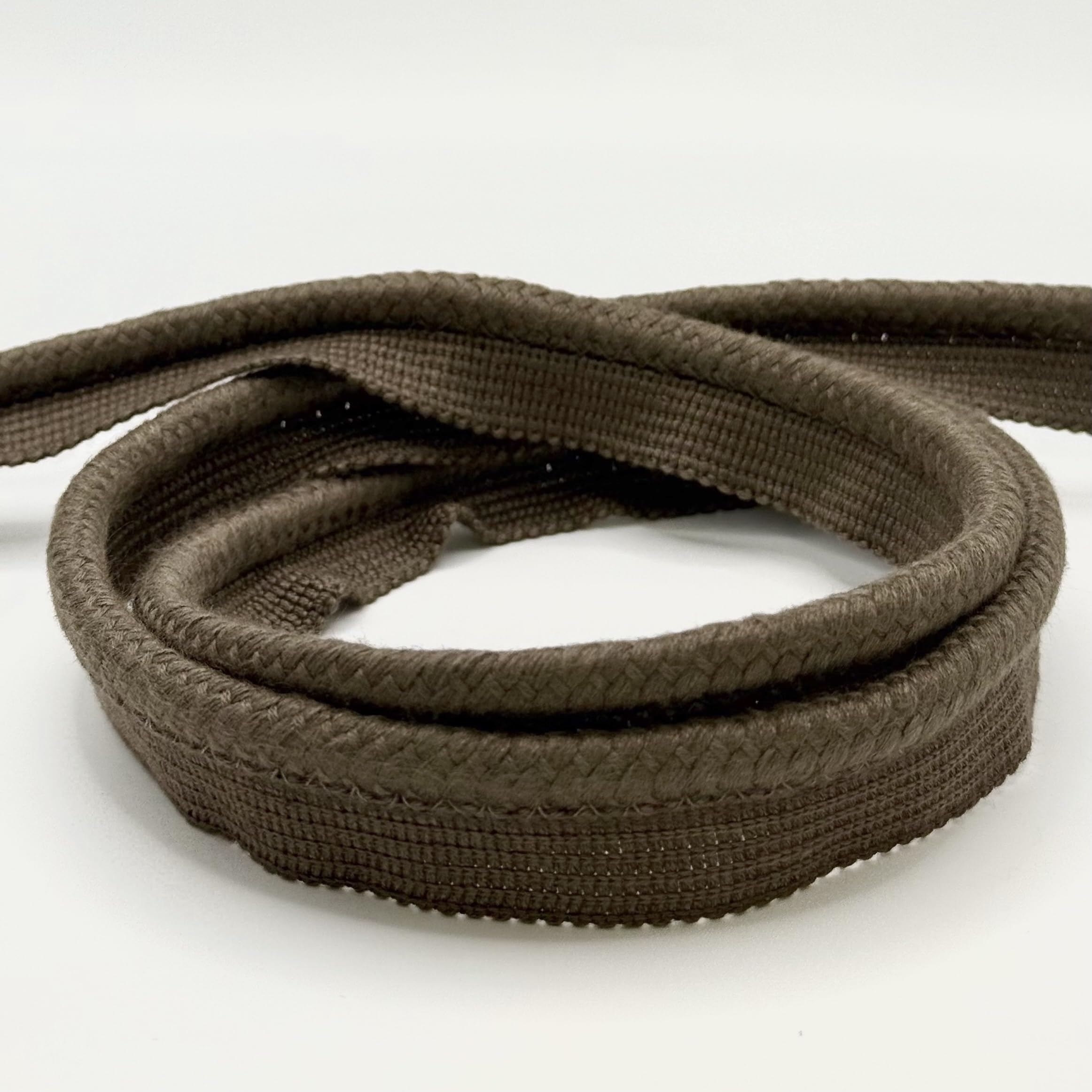 Lèvre tressée 8 mm avec cordon taupe pour réparer des bordures de tissus usés