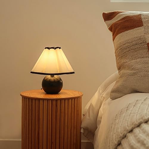 Miniatura 6 de Brightech Blair - Lámpara de mesa LED, pequeña lámpara de mesa negra moderna con base de mármol, pantalla plisada para dormitorio, mesita de noche,