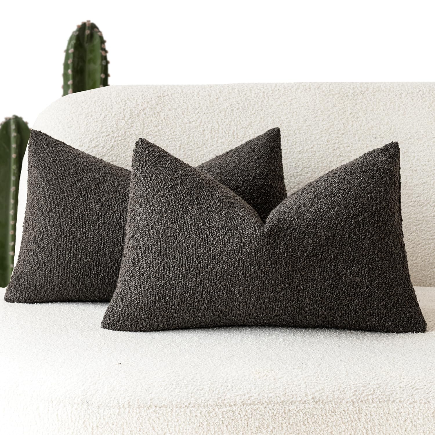 Coussin lombaire bouclette marron uni pour soulager le dos sur canapé