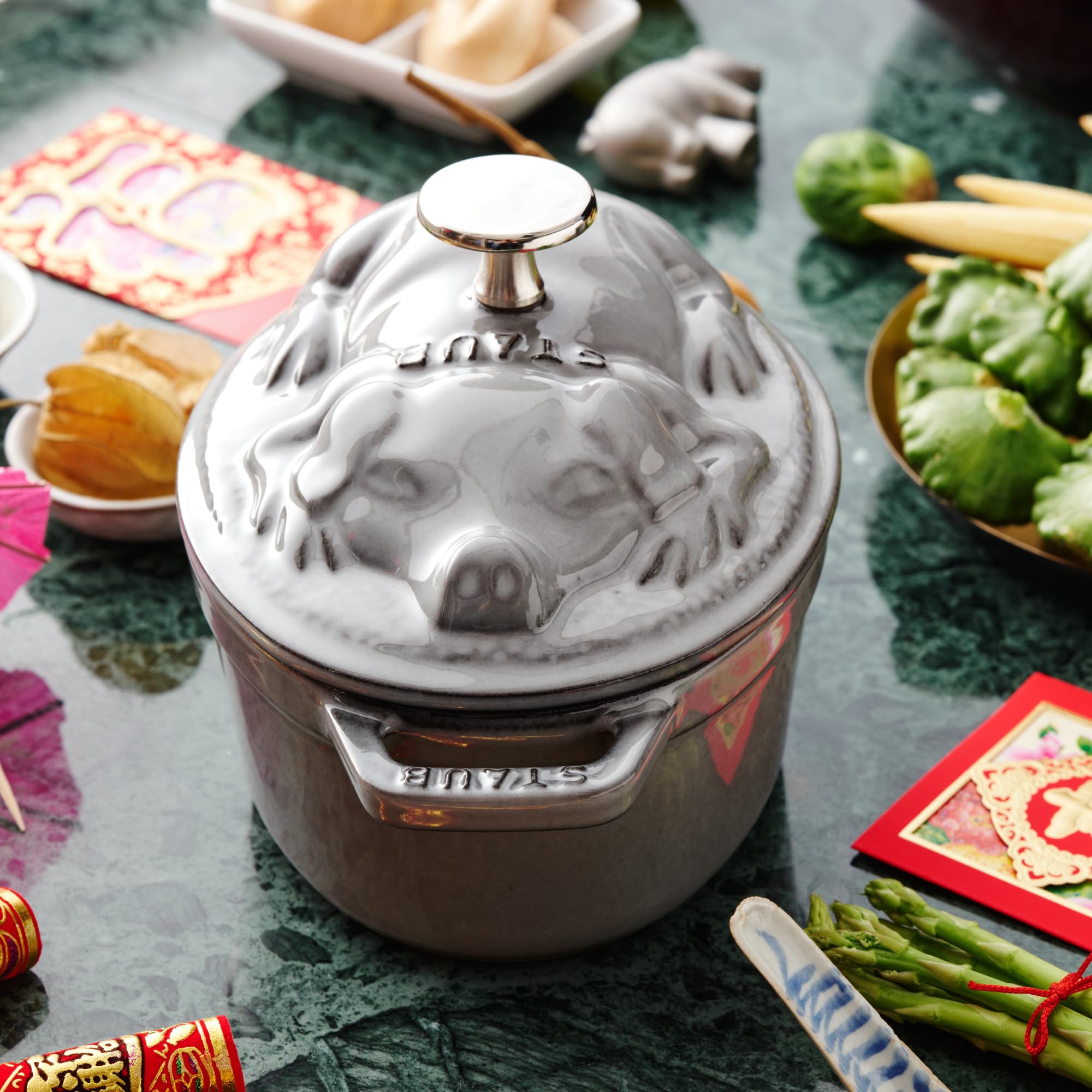 Amazon.co.jp: Staub ストウブ 鋳鉄製 1クォート ピッグ ココット