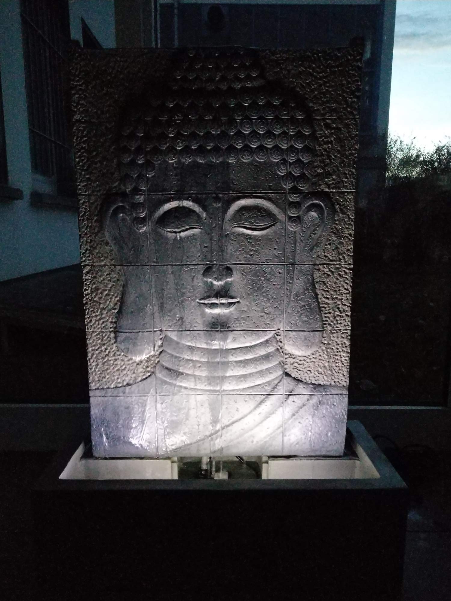 KÖHKO® Fuente Buda Altura aprox. 102 cm con iluminación LED, pared de agua para jardín, terraza y sala de estar